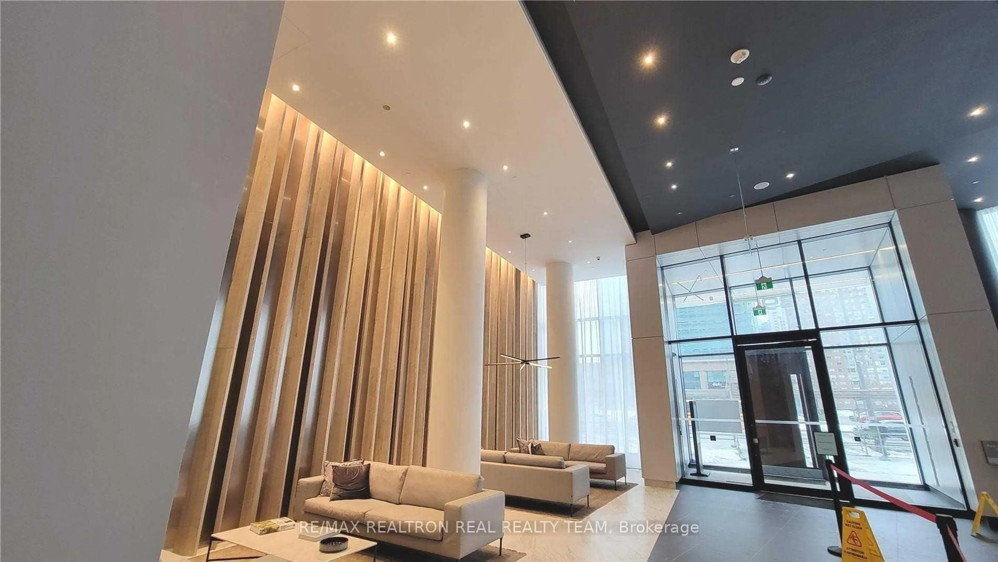 Lobby for 3900 Confederation Pkwy #316, Mississauga Ontario L5B 0M3