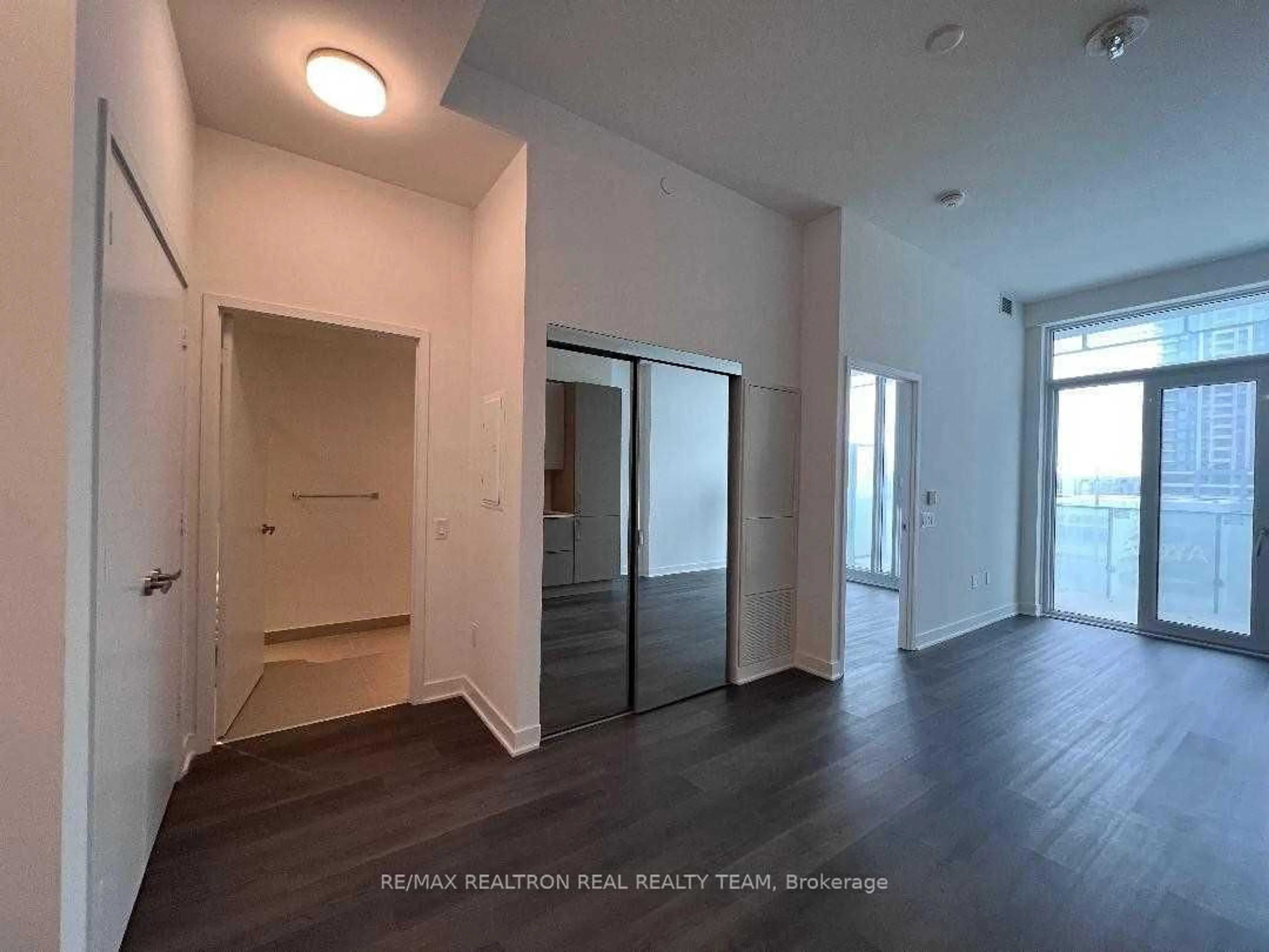A pic of a room for 3900 Confederation Pkwy #316, Mississauga Ontario L5B 0M3