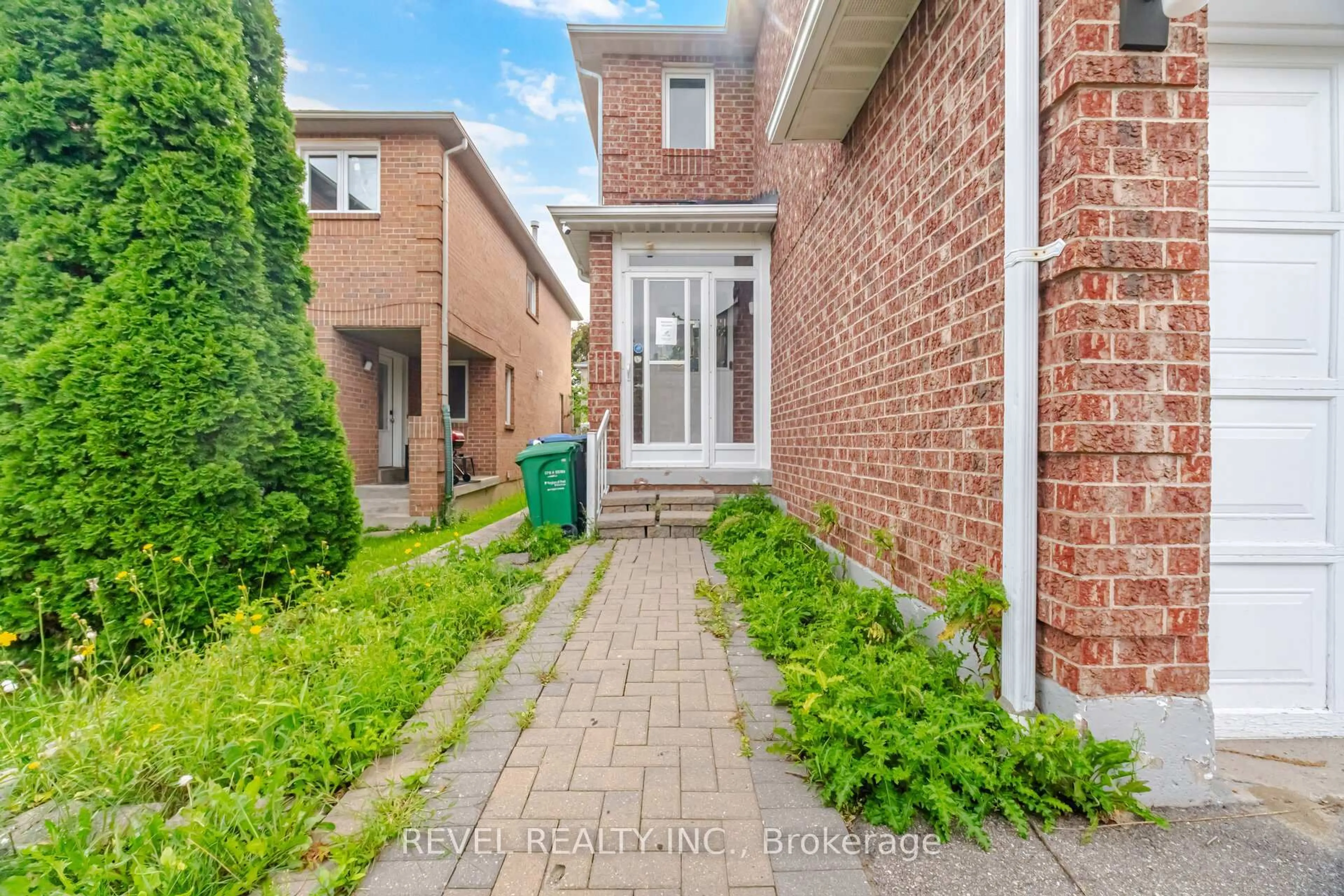 Home with brick exterior material, street for 5633 Cortina Cres, Mississauga Ontario L4Z 3R3