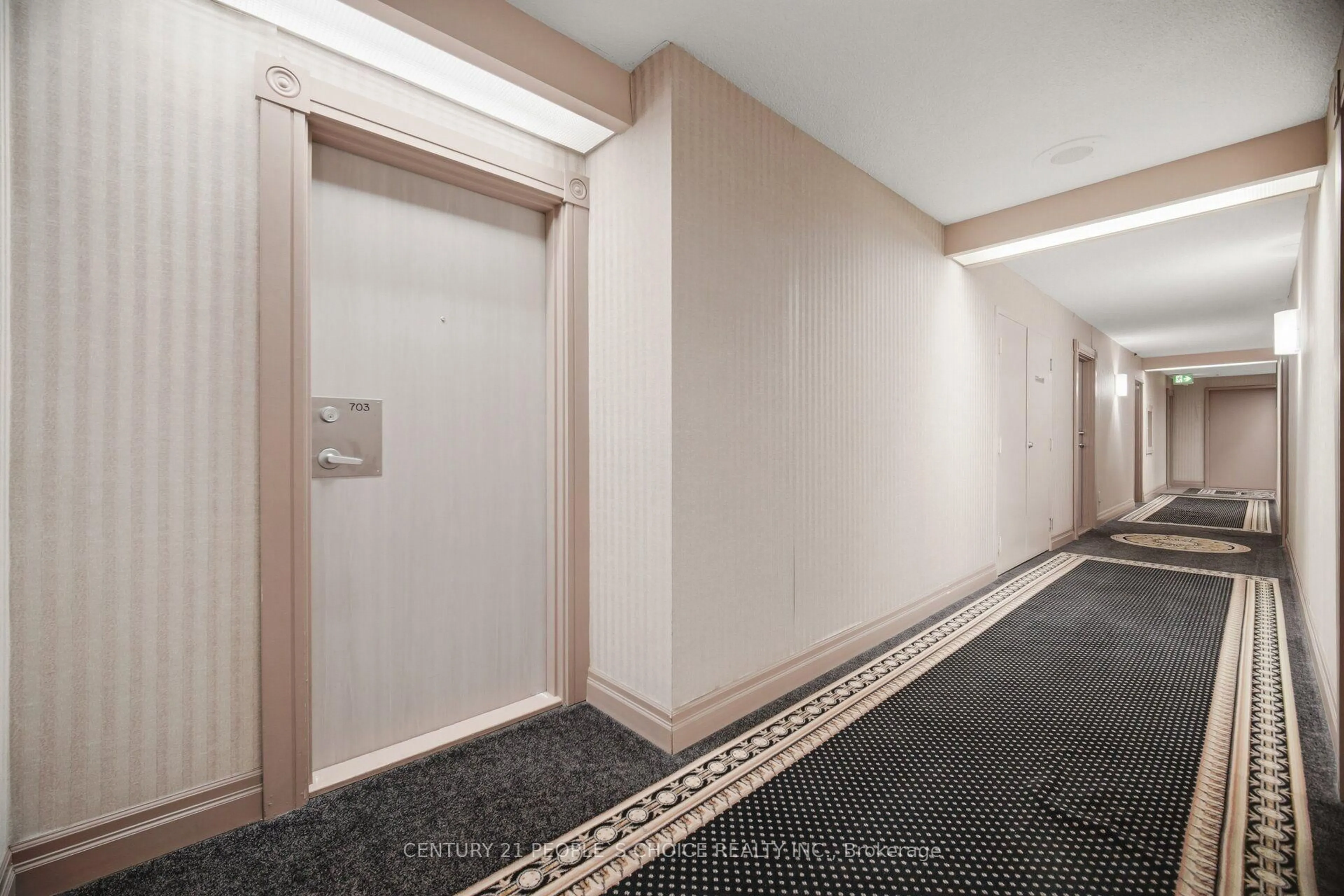 Indoor foyer for 3605 Kariya Dr #703, Mississauga Ontario L5B 3J4
