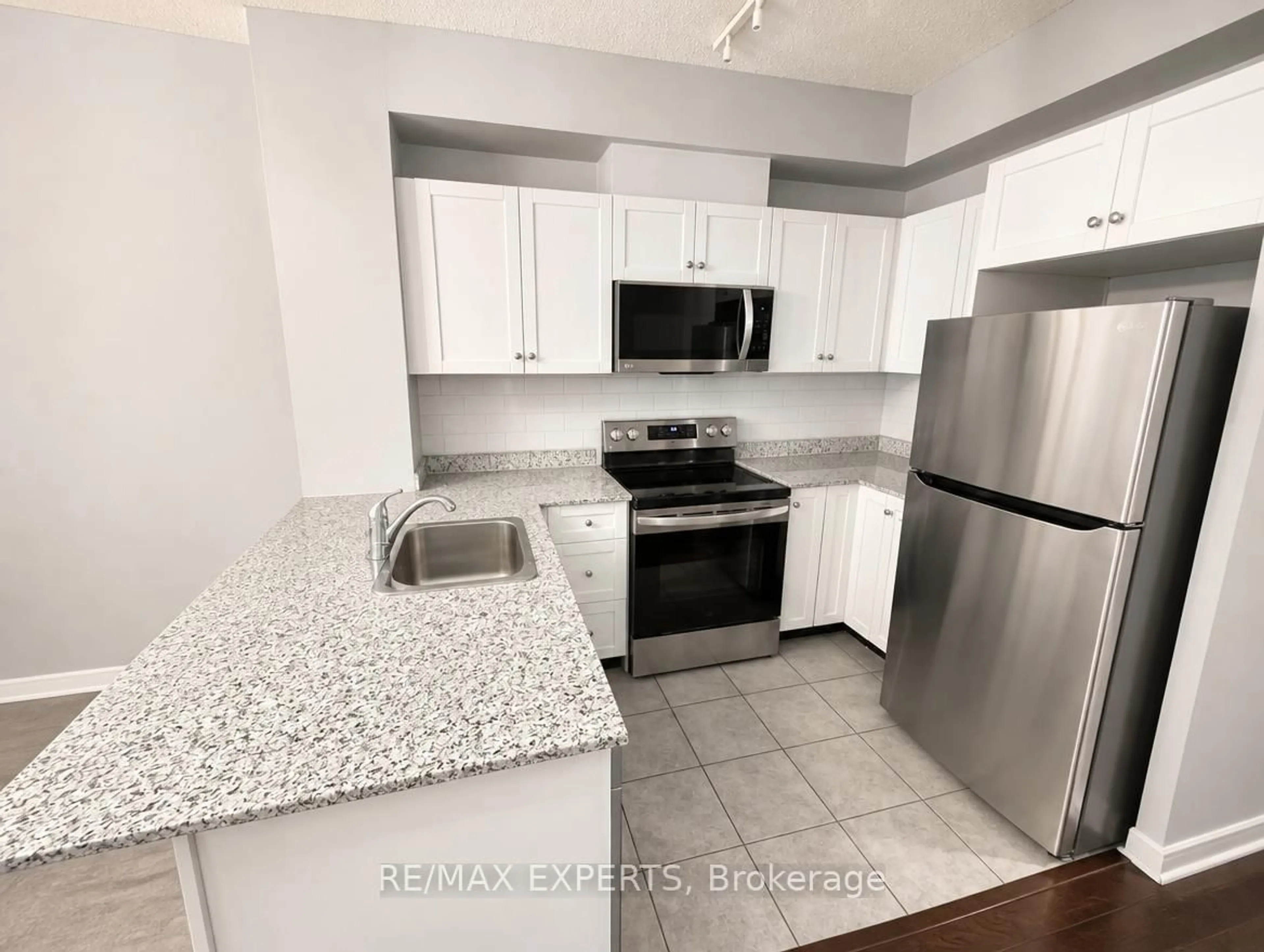 Standard kitchen, ceramic/tile floor for 1359 Rathburn Rd #209, Mississauga Ontario L4W 5P7