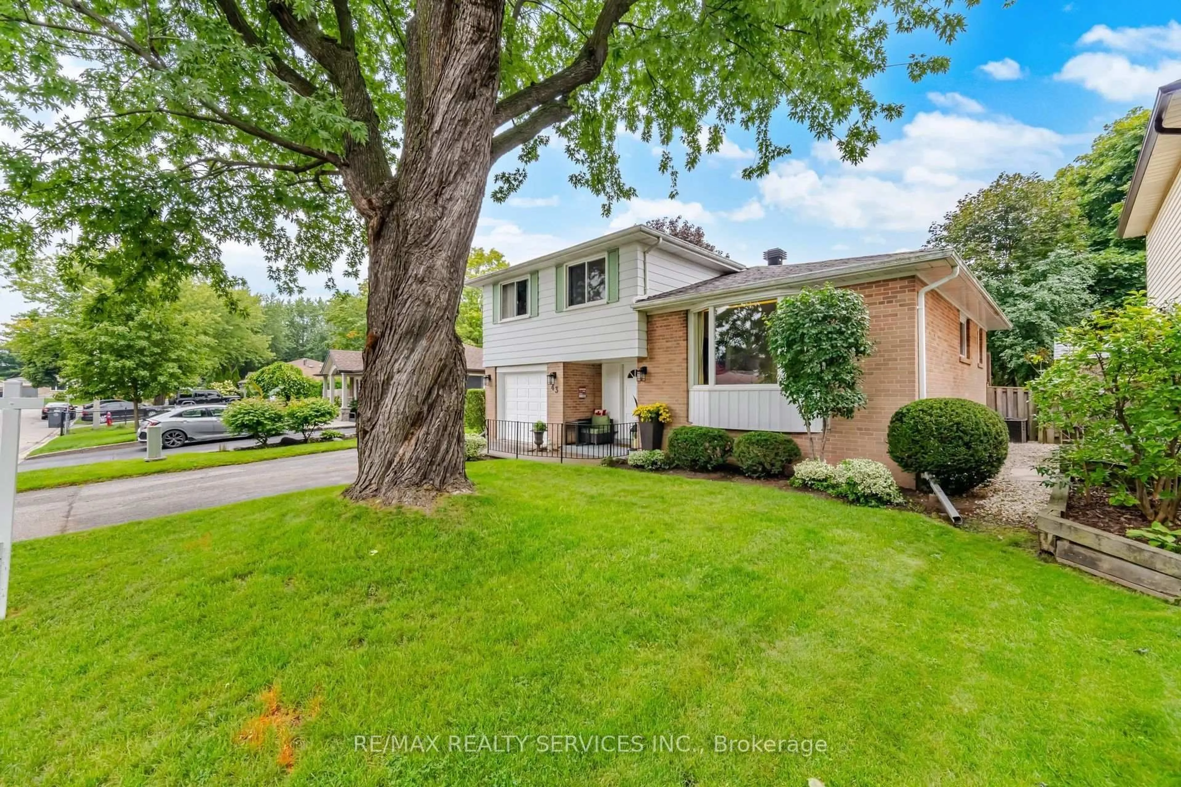 Unknown for 43 Melville Cres, Brampton Ontario L6W 2S3
