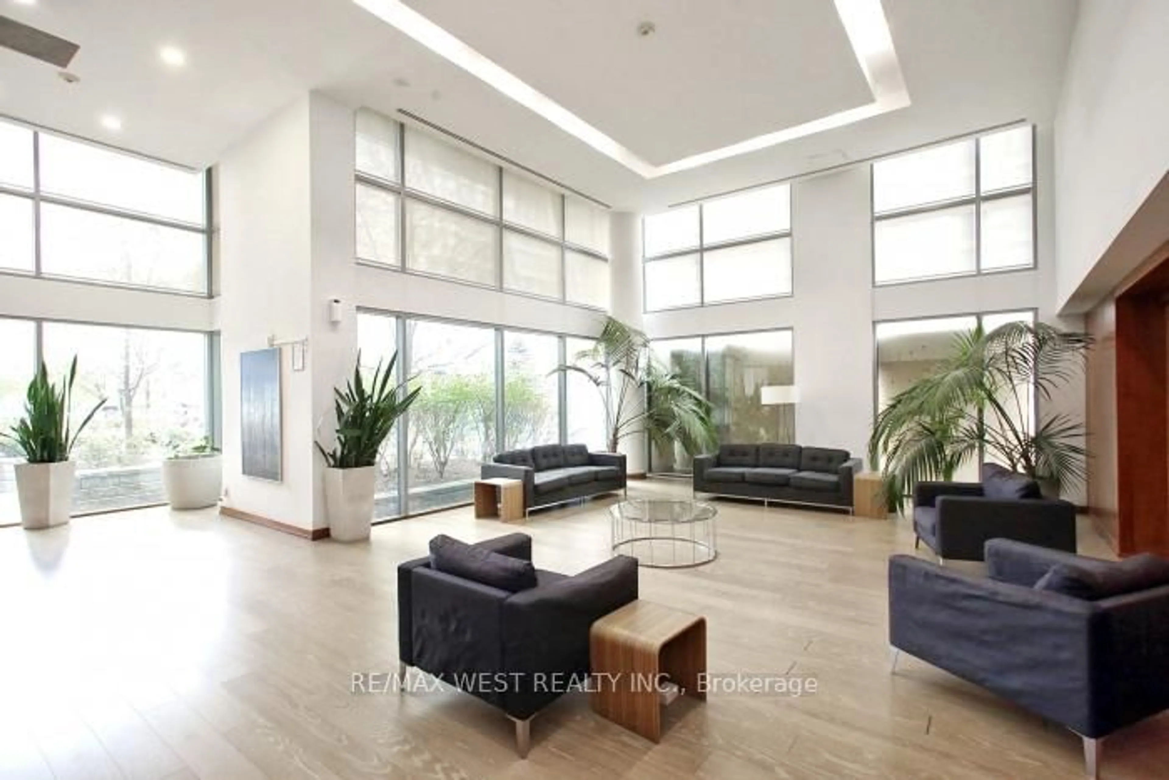 Lobby for 225 Webb Dr #903, Mississauga Ontario L5B 4P2
