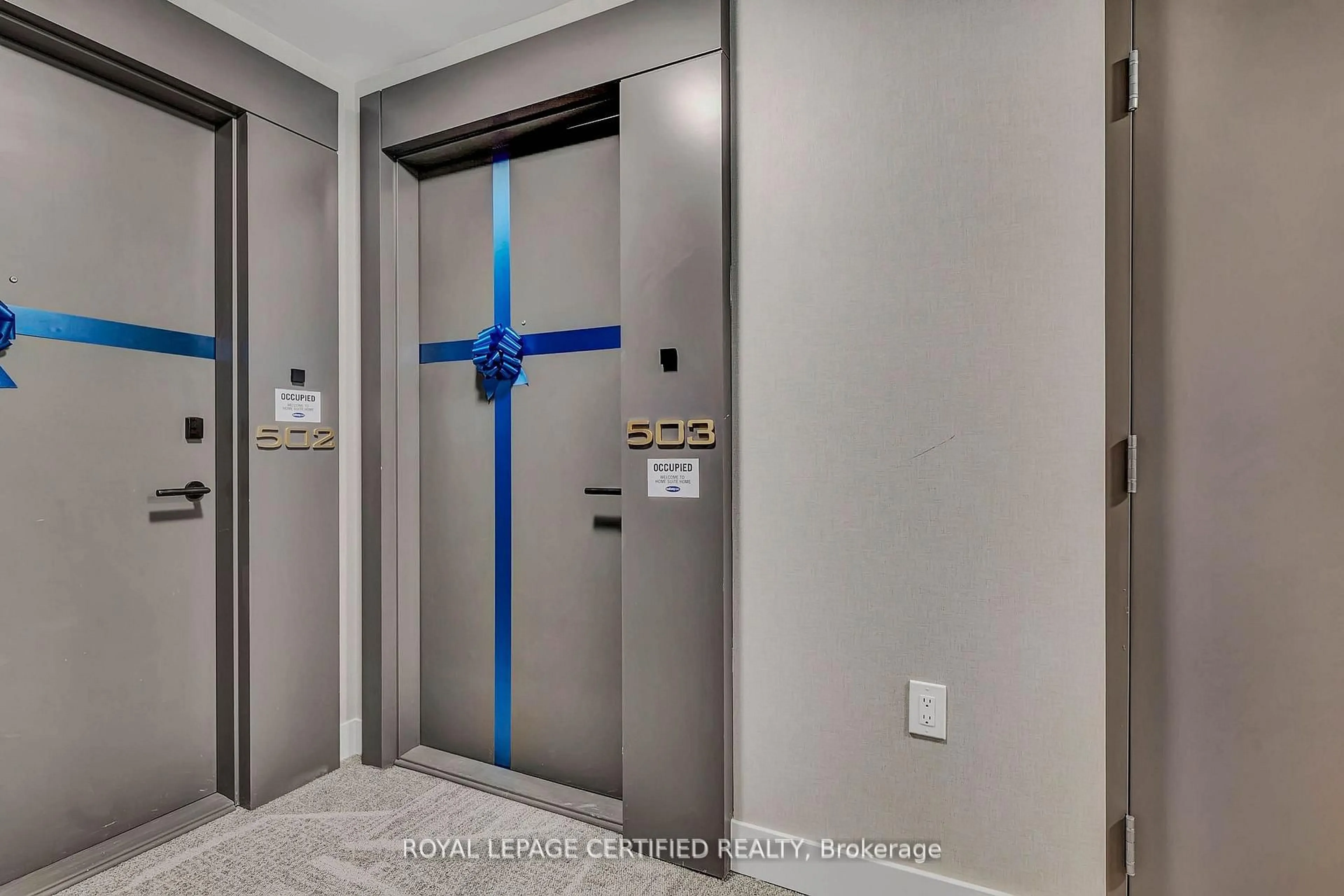 Indoor entryway for 2088 James St #503, Burlington Ontario L7R 0H2