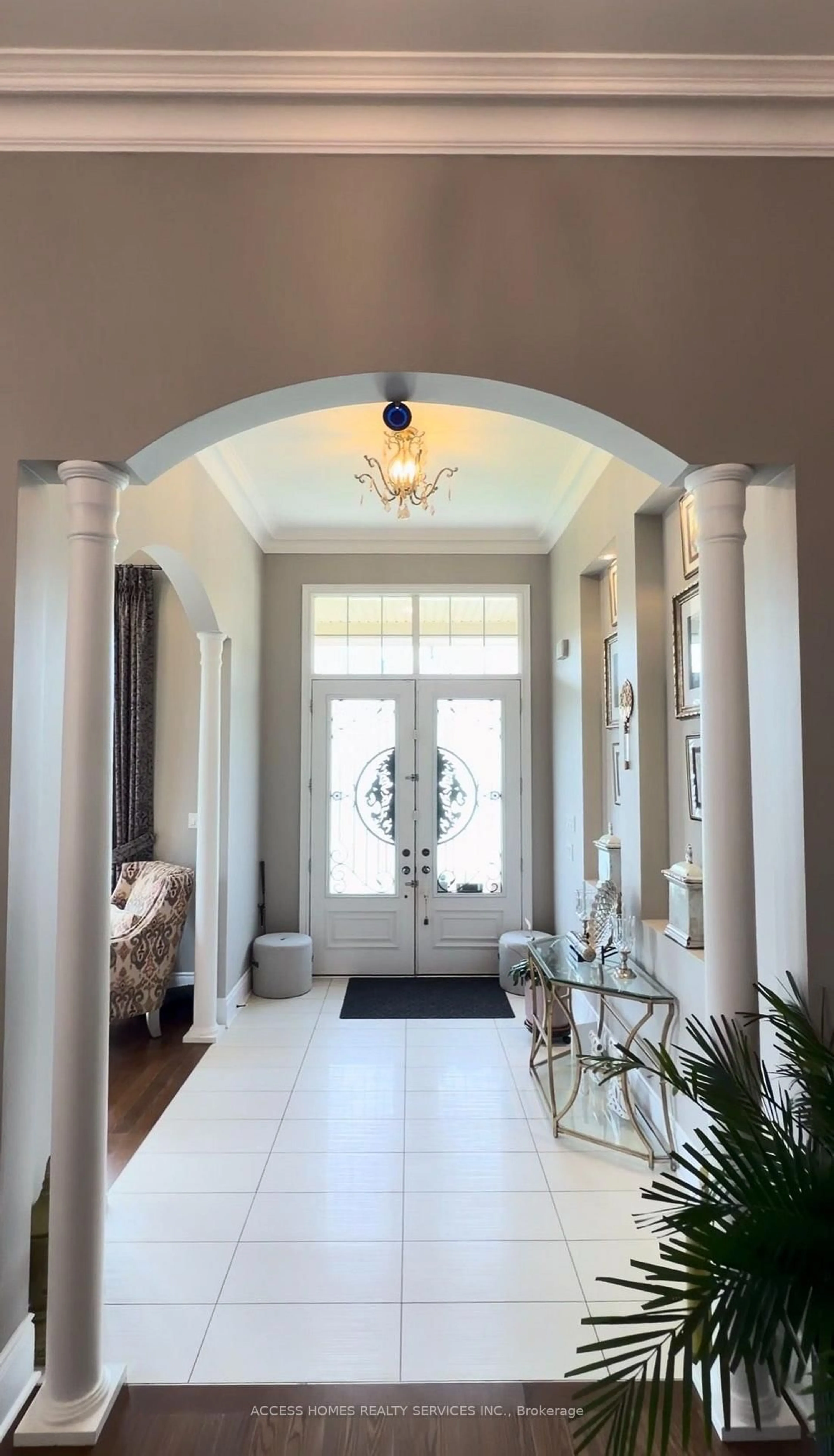 Indoor entryway for 20 Annual Circ, Brampton Ontario L6X 2M2