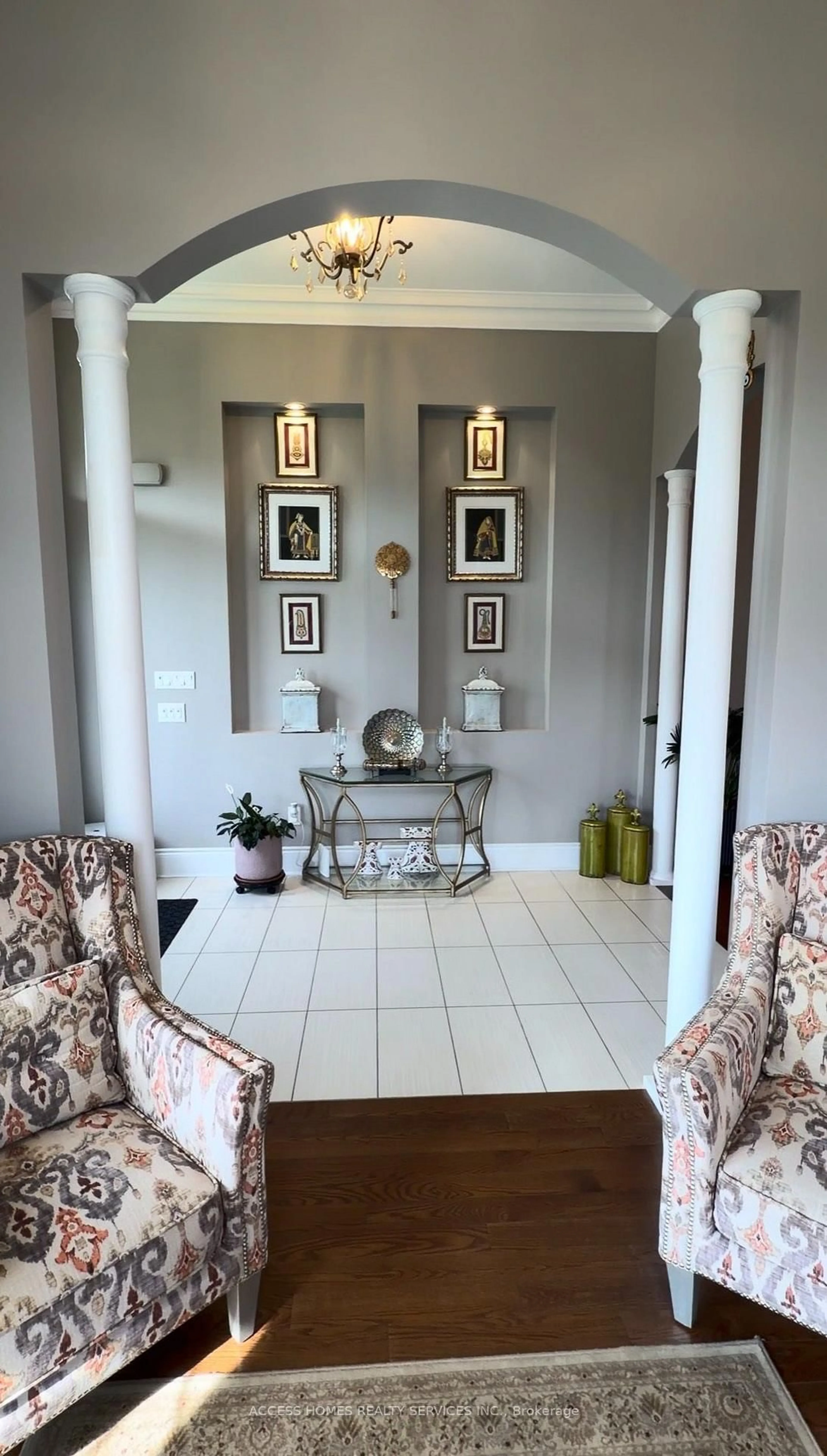Indoor entryway for 20 Annual Circ, Brampton Ontario L6X 2M2