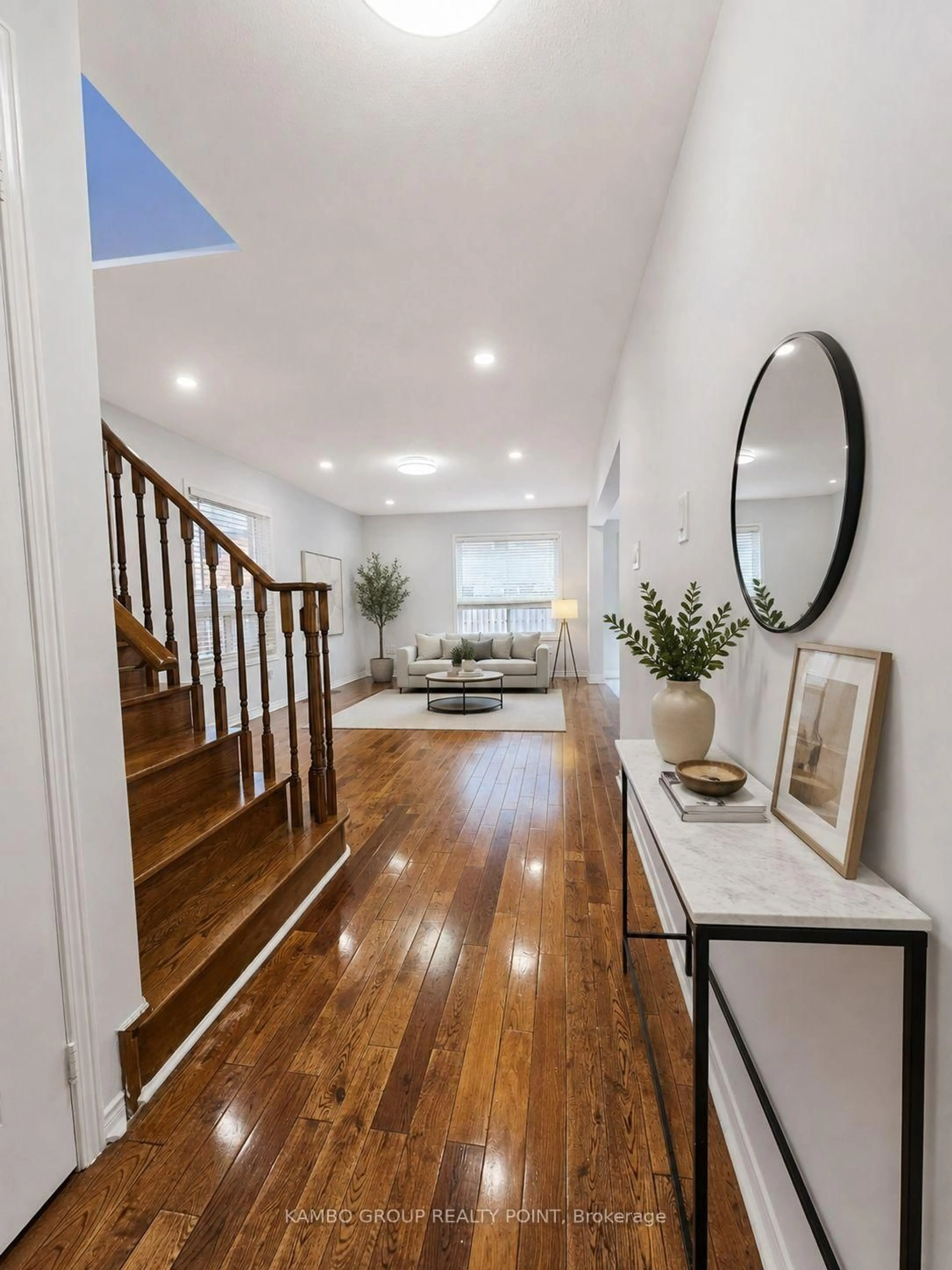 Indoor entryway for 73 Hollingsworth Circ, Brampton Ontario L7A 0J4