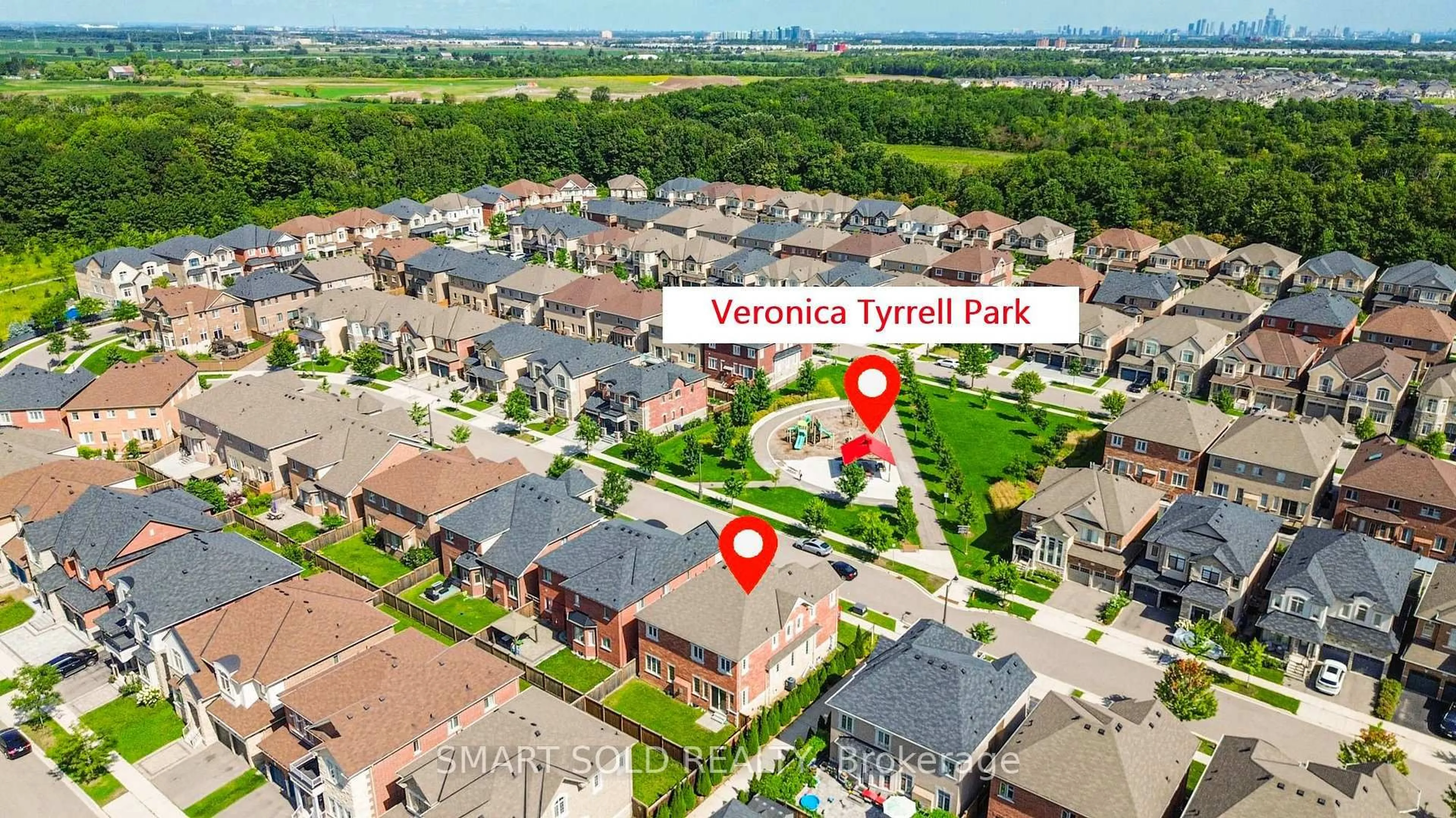 A pic from outside/outdoor area/front of a property/back of a property/a pic from drone, street for 3178 Buttonbush Tr, Oakville Ontario L6H 0T4