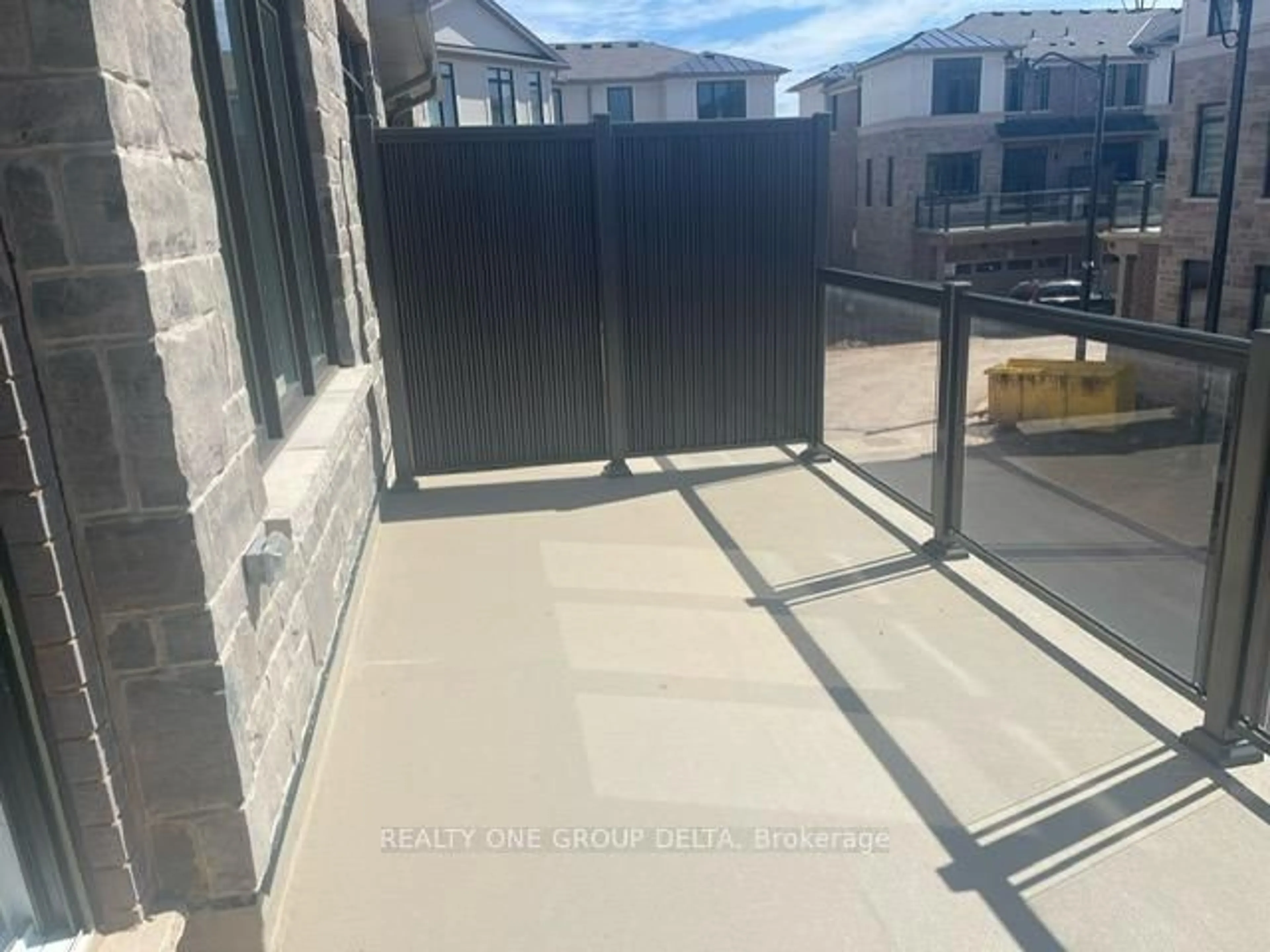 Patio, street for 2178 Postmaster Dr, Oakville Ontario L6M 3X1