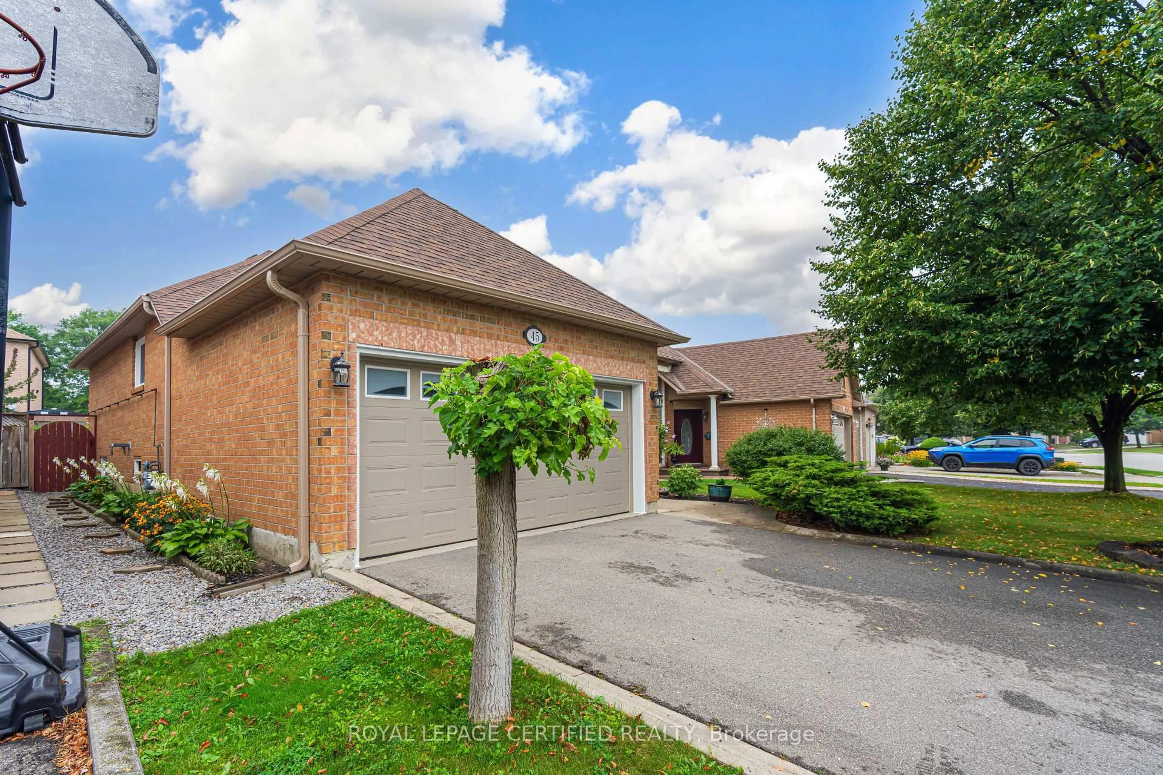 Unknown for 45 Springview Dr, Brampton Ontario L6X 4M3