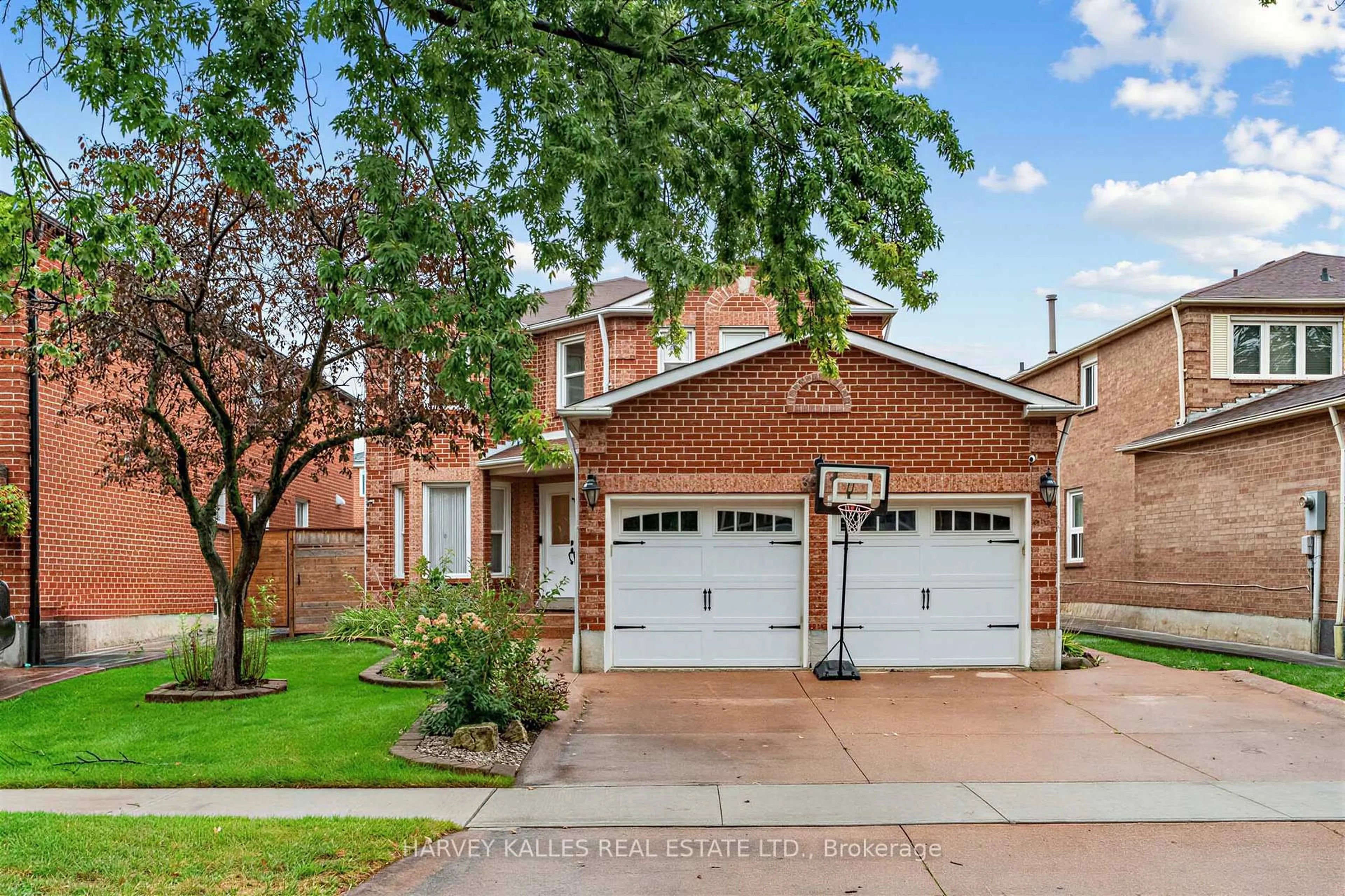 Home with brick exterior material, street for 3501 Copernicus Dr, Mississauga Ontario L5B 3K6