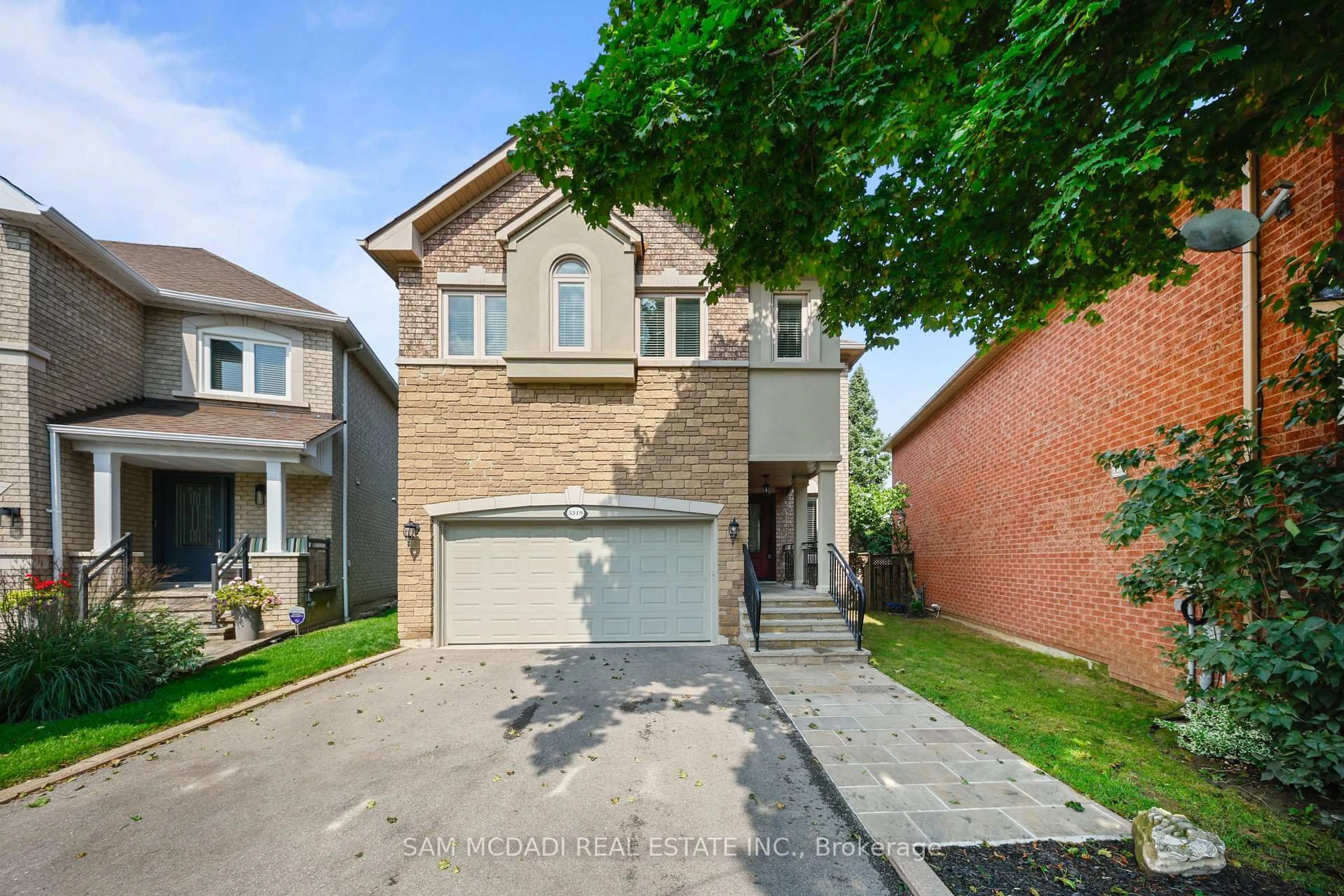 Home with brick exterior material, street for 5519 Windy Hill Crt, Mississauga Ontario L4Z 3W4