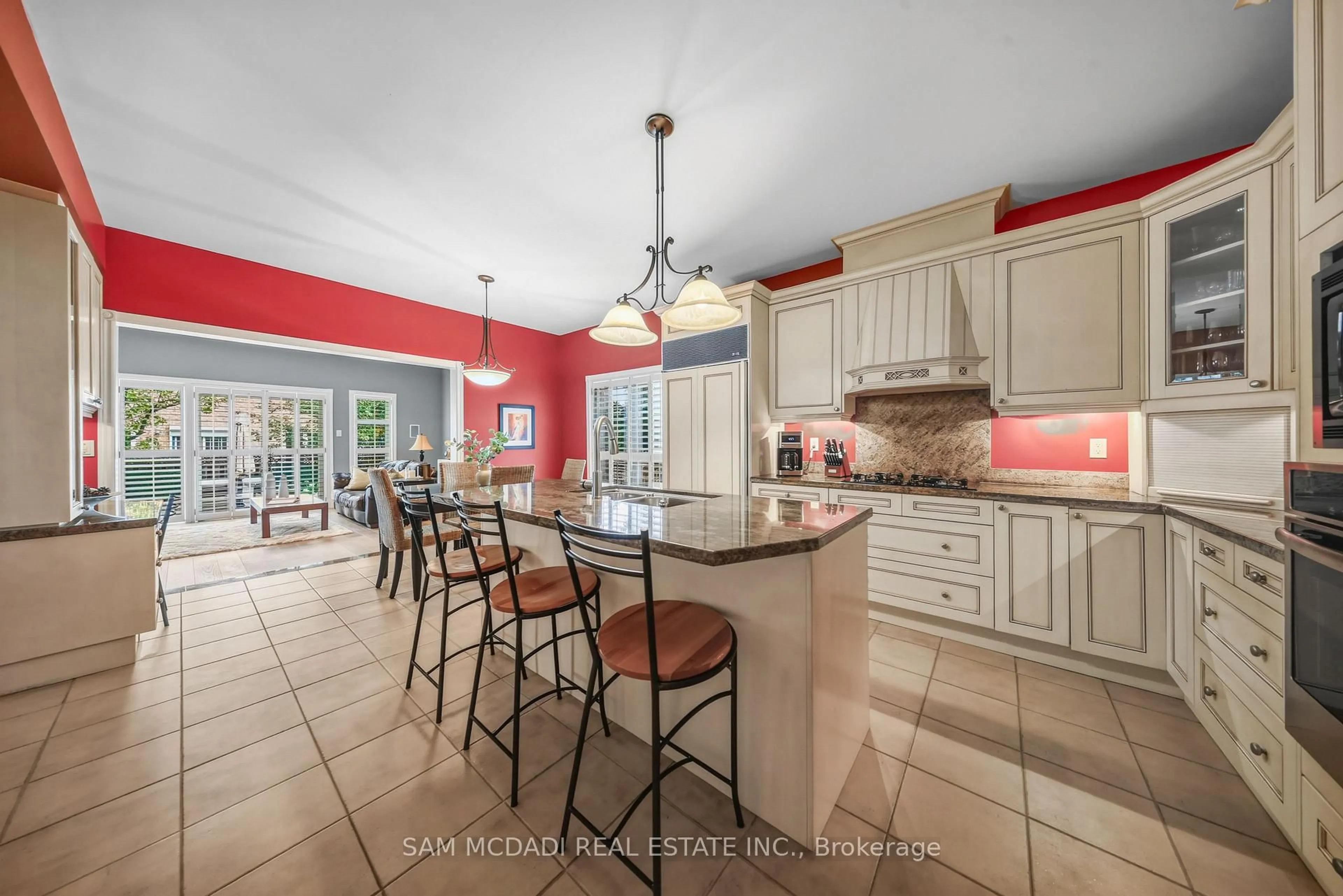 Open concept kitchen, ceramic/tile floor for 5519 Windy Hill Crt, Mississauga Ontario L4Z 3W4