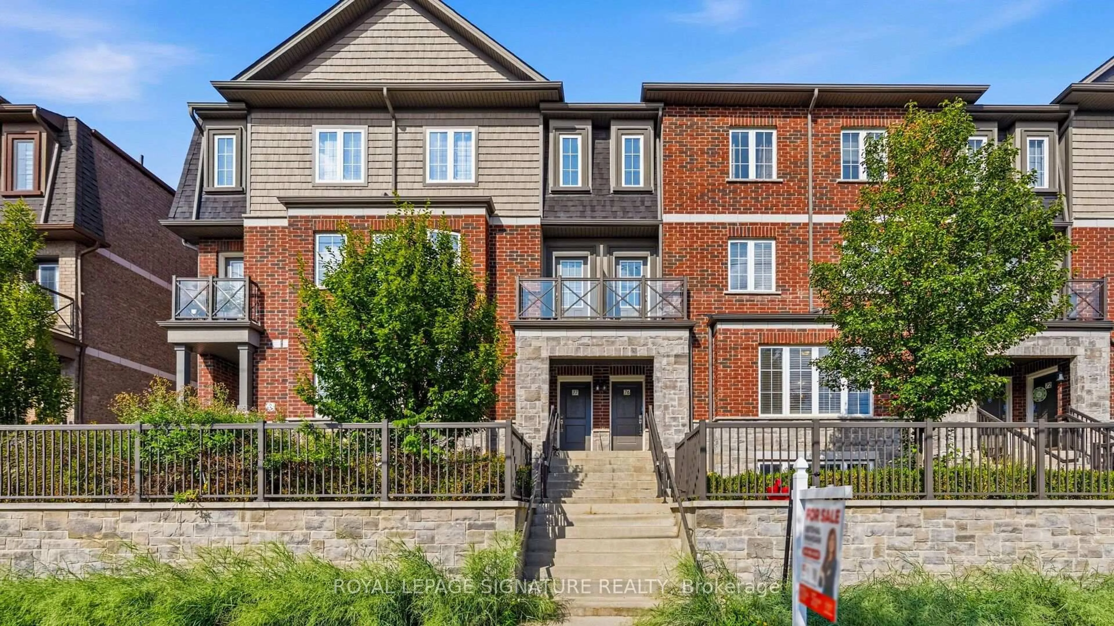 Home with brick exterior material, building for 445 Ontario St #75, Milton Ontario L9T 9K4