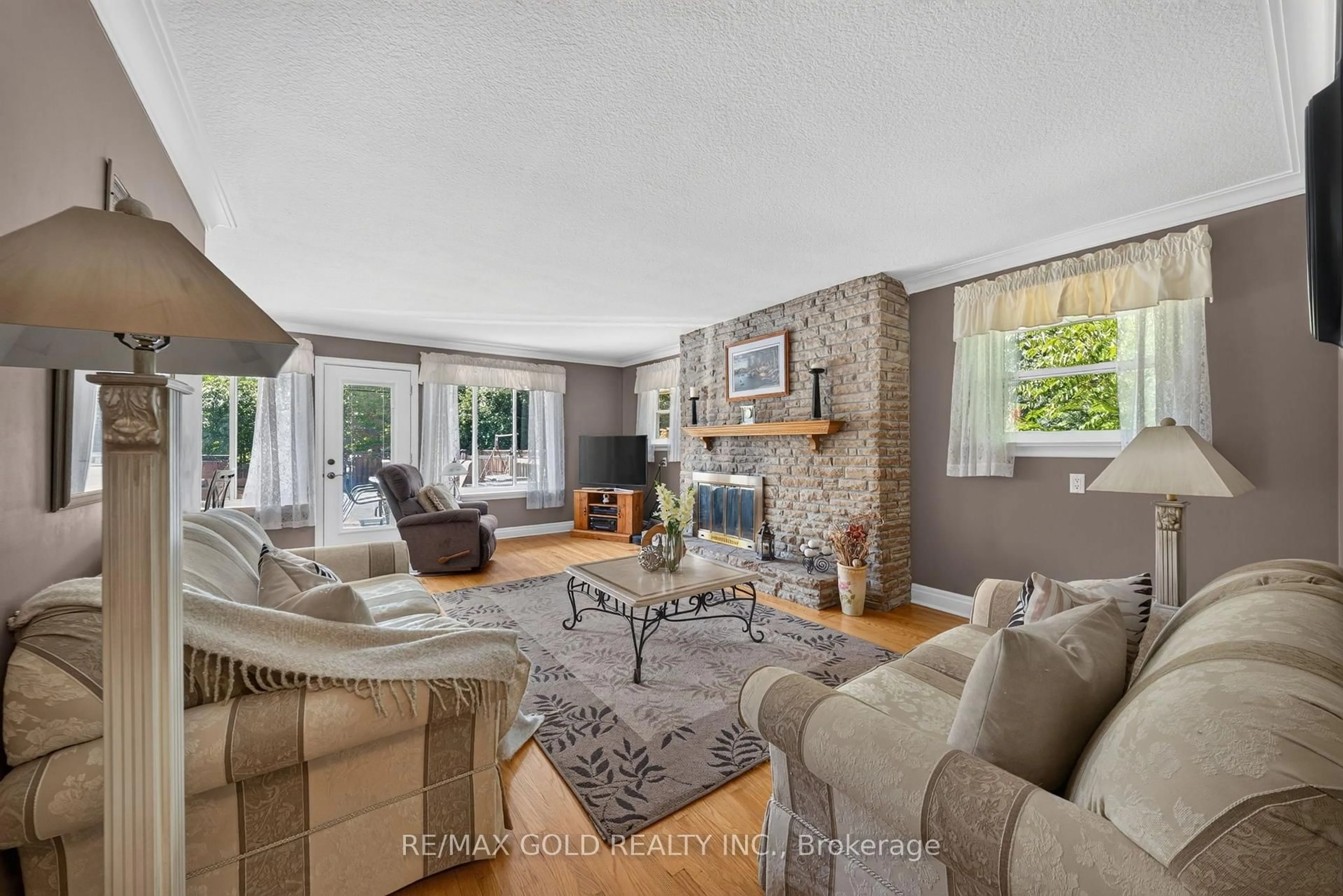 Living room with furniture, unknown for 29 Treleaven Dr, Brampton Ontario L6Y 1X7