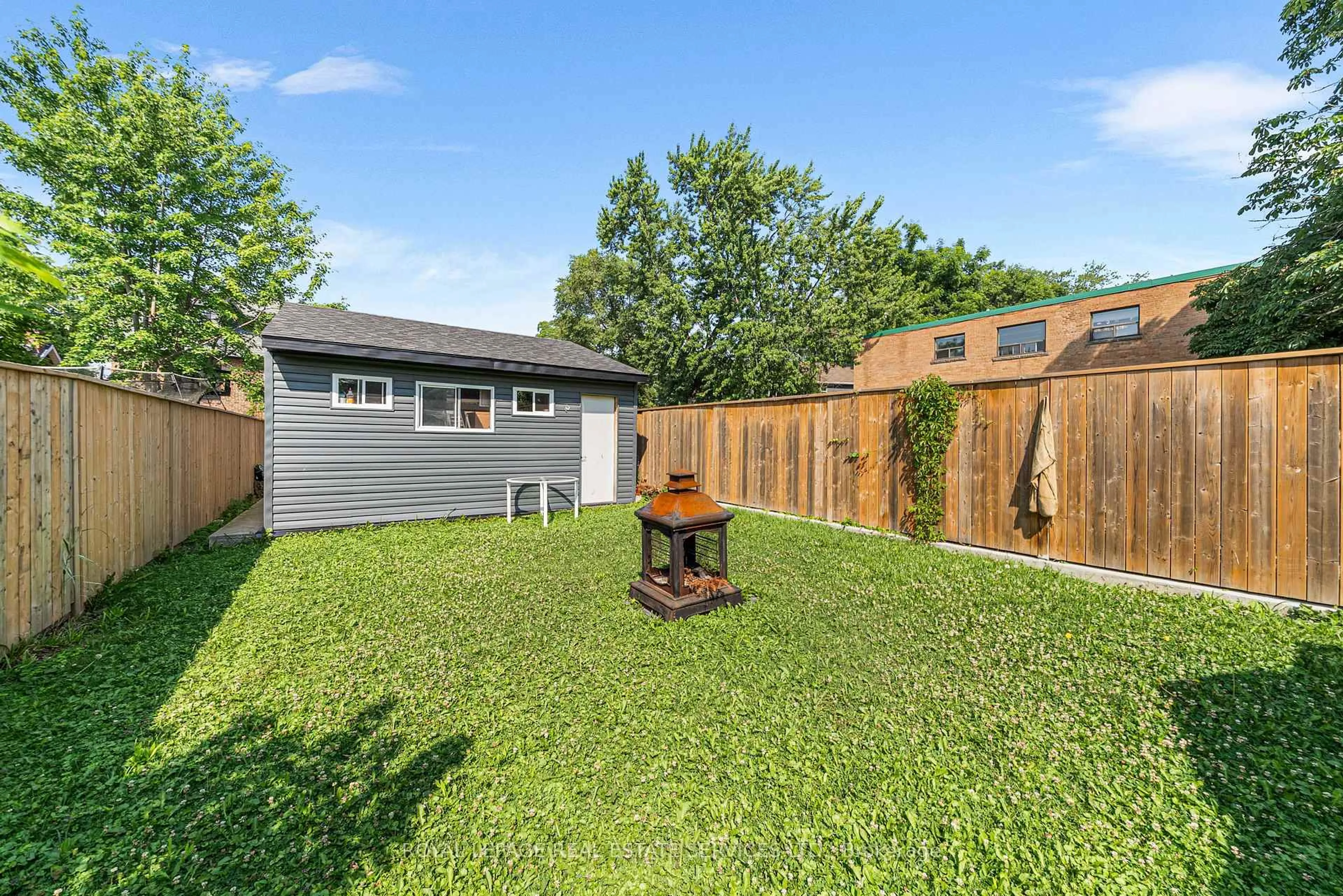 Shed for 50 Arcadian Circ, Toronto Ontario M8W 2Y9