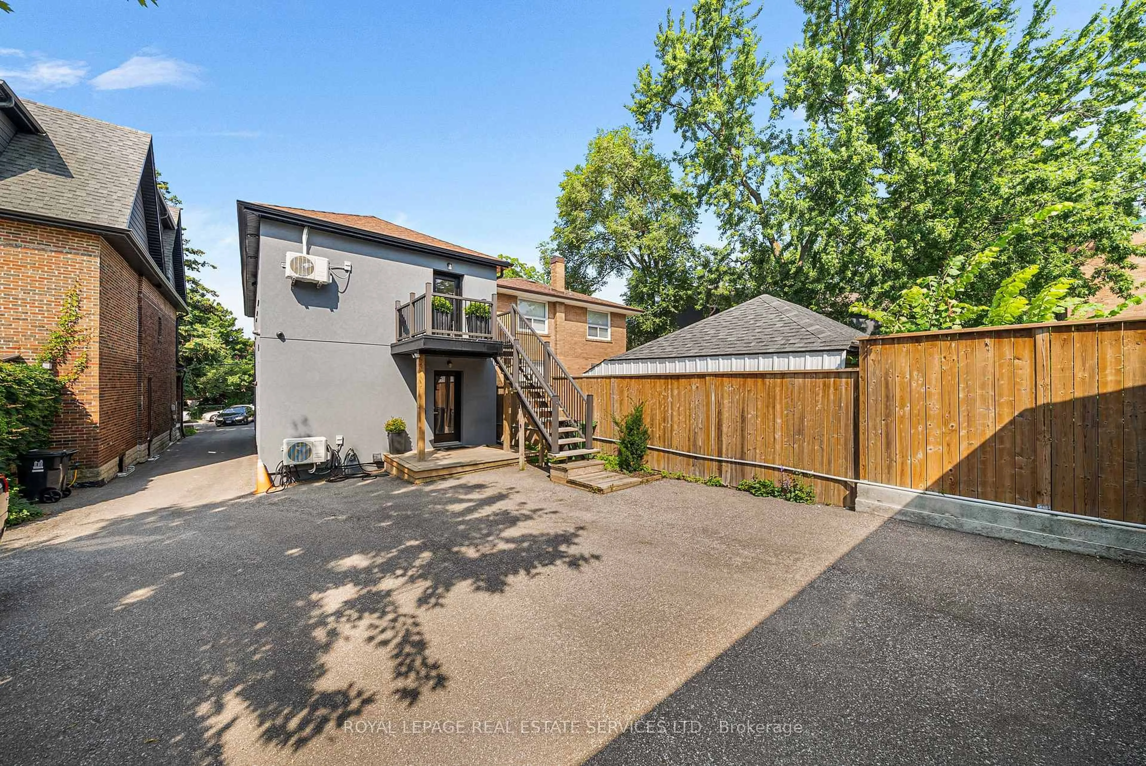 A pic from outside/outdoor area/front of a property/back of a property/a pic from drone, street for 50 Arcadian Circ, Toronto Ontario M8W 2Y9