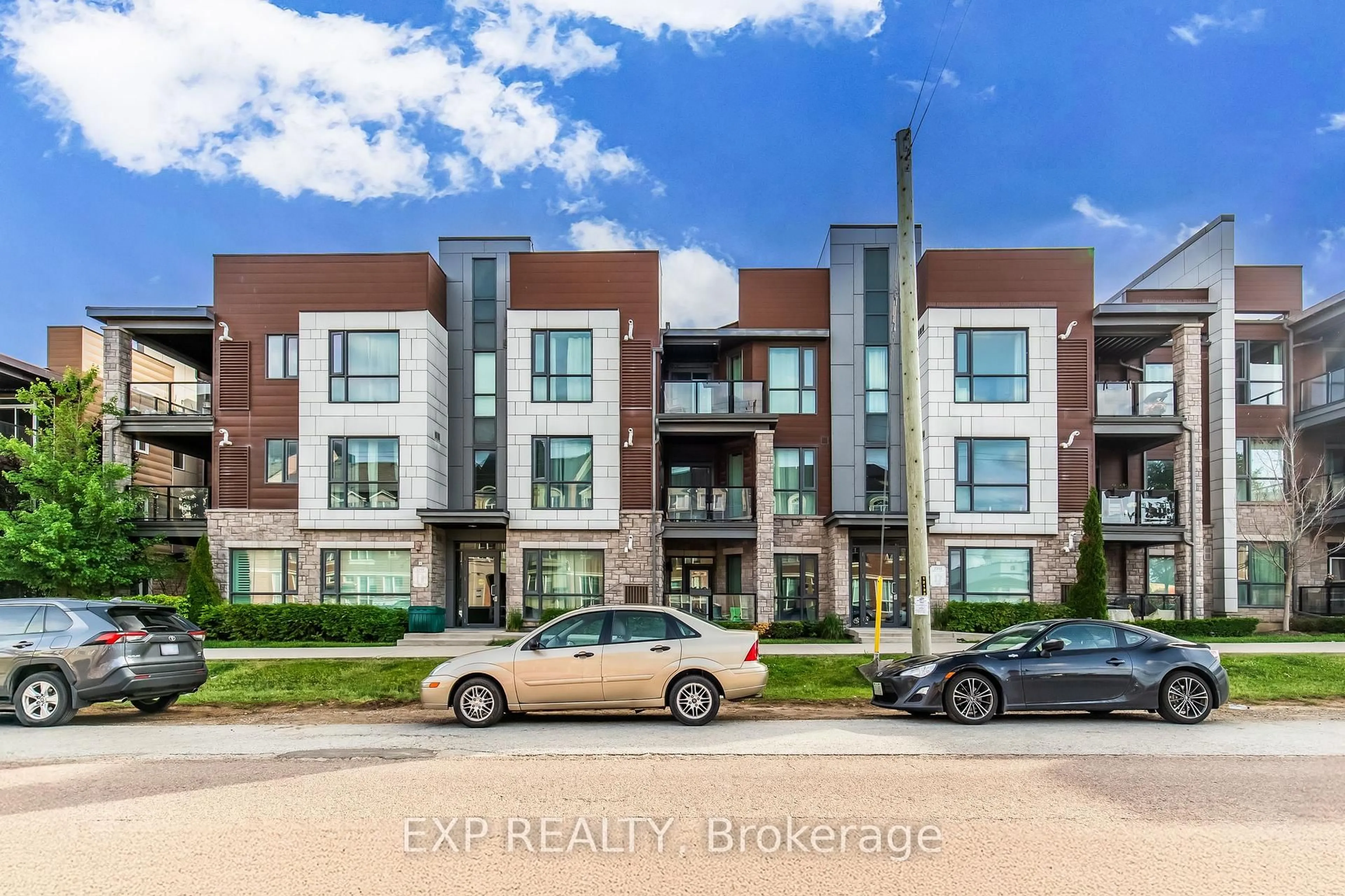 Unknown for 2388 Khalsa Gate #212, Oakville Ontario L6M 1P5