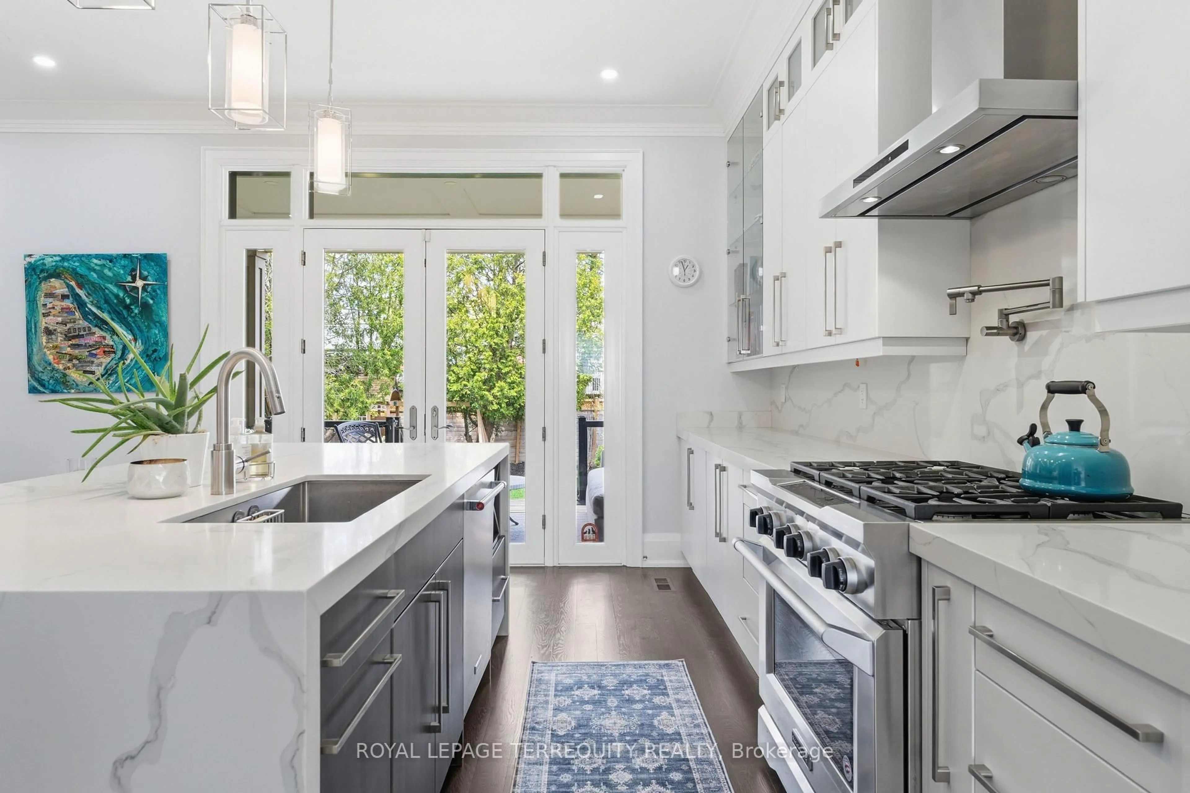 Open concept kitchen, ceramic/tile floor for 130 Edgecroft Rd, Toronto Ontario M8Z 2C3