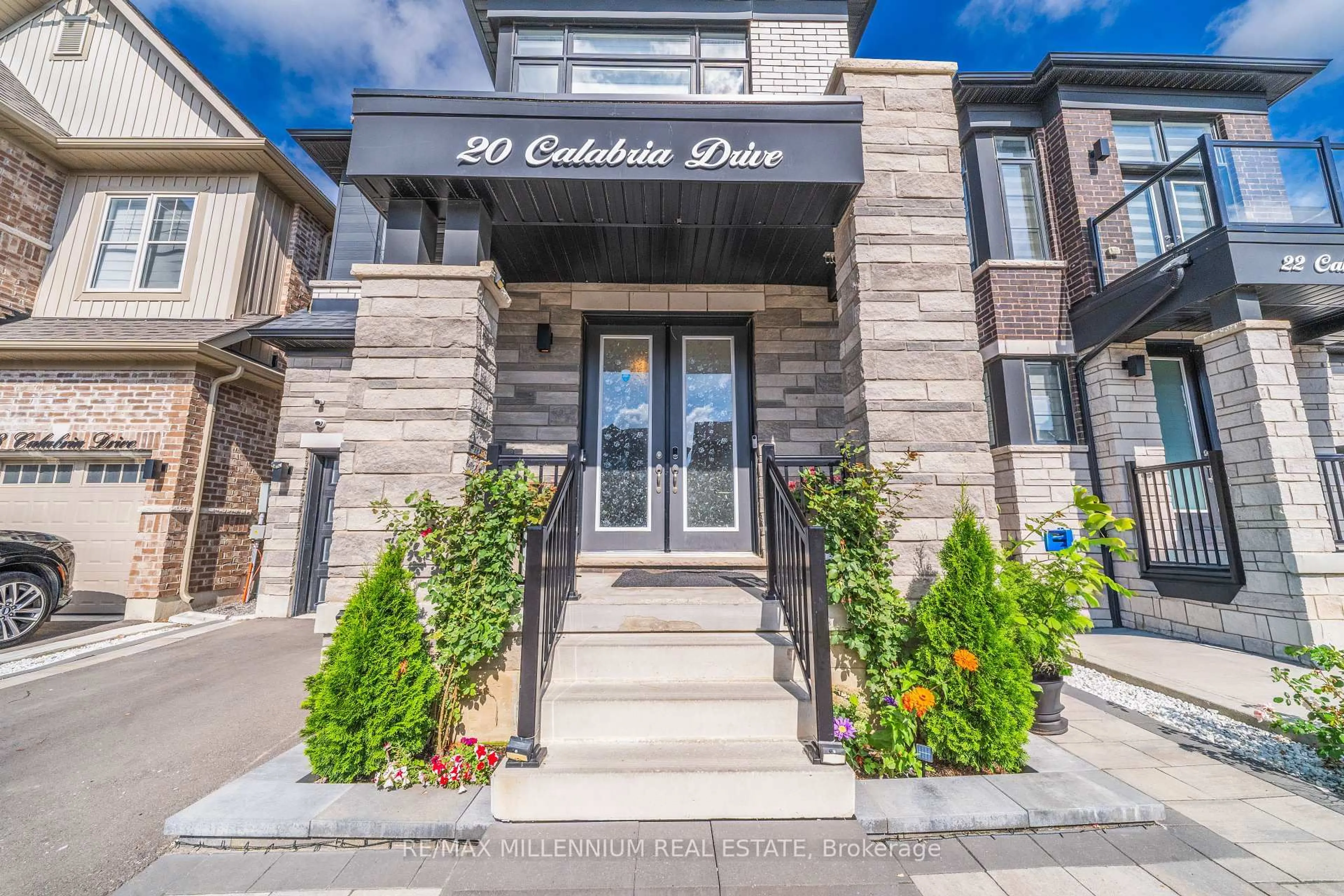 Unknown for 20 Calabria Dr, Caledon Ontario L7C 4L3