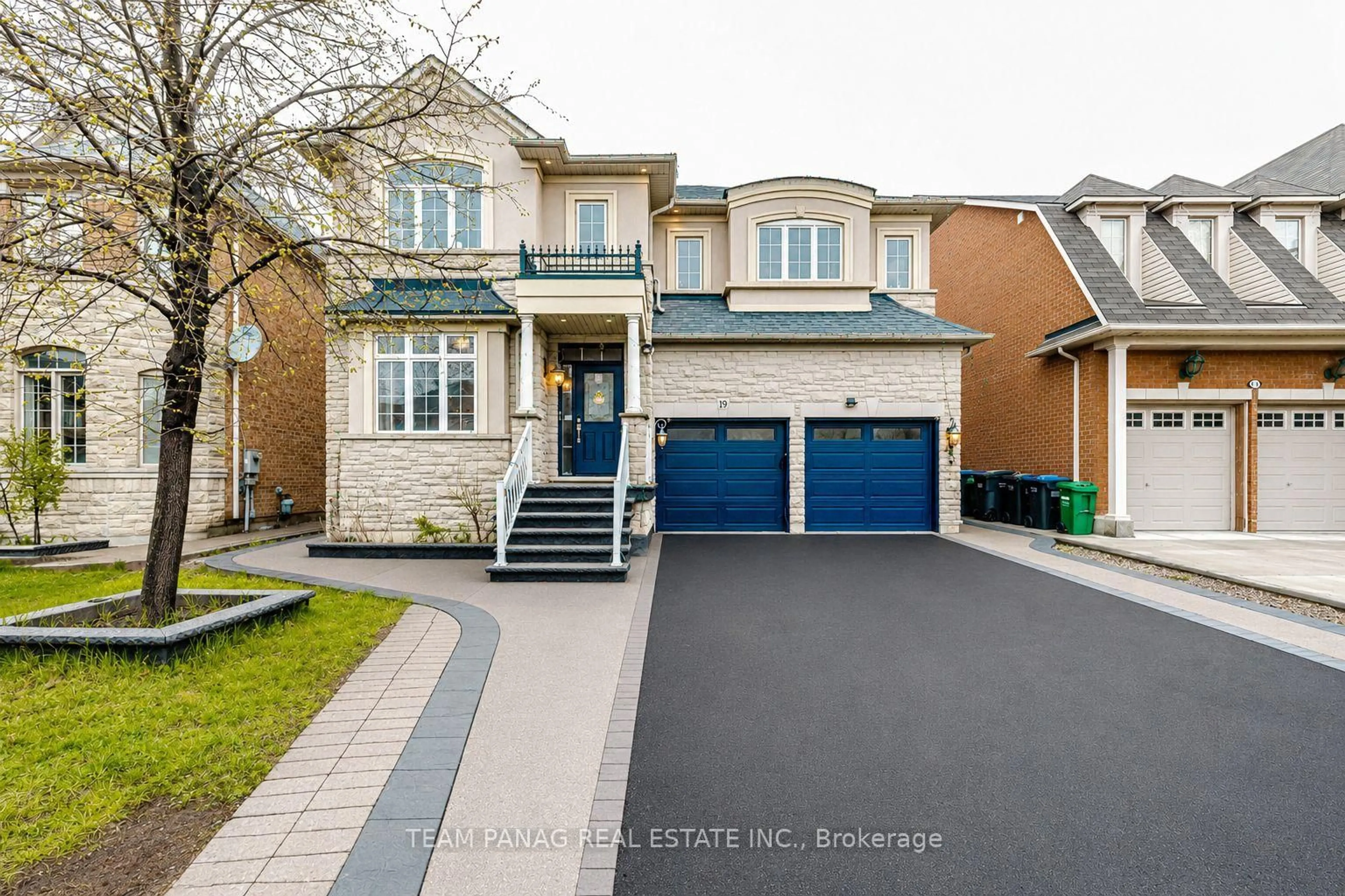 Unknown for 19 Valleycreek Dr, Brampton Ontario L6P 2B7
