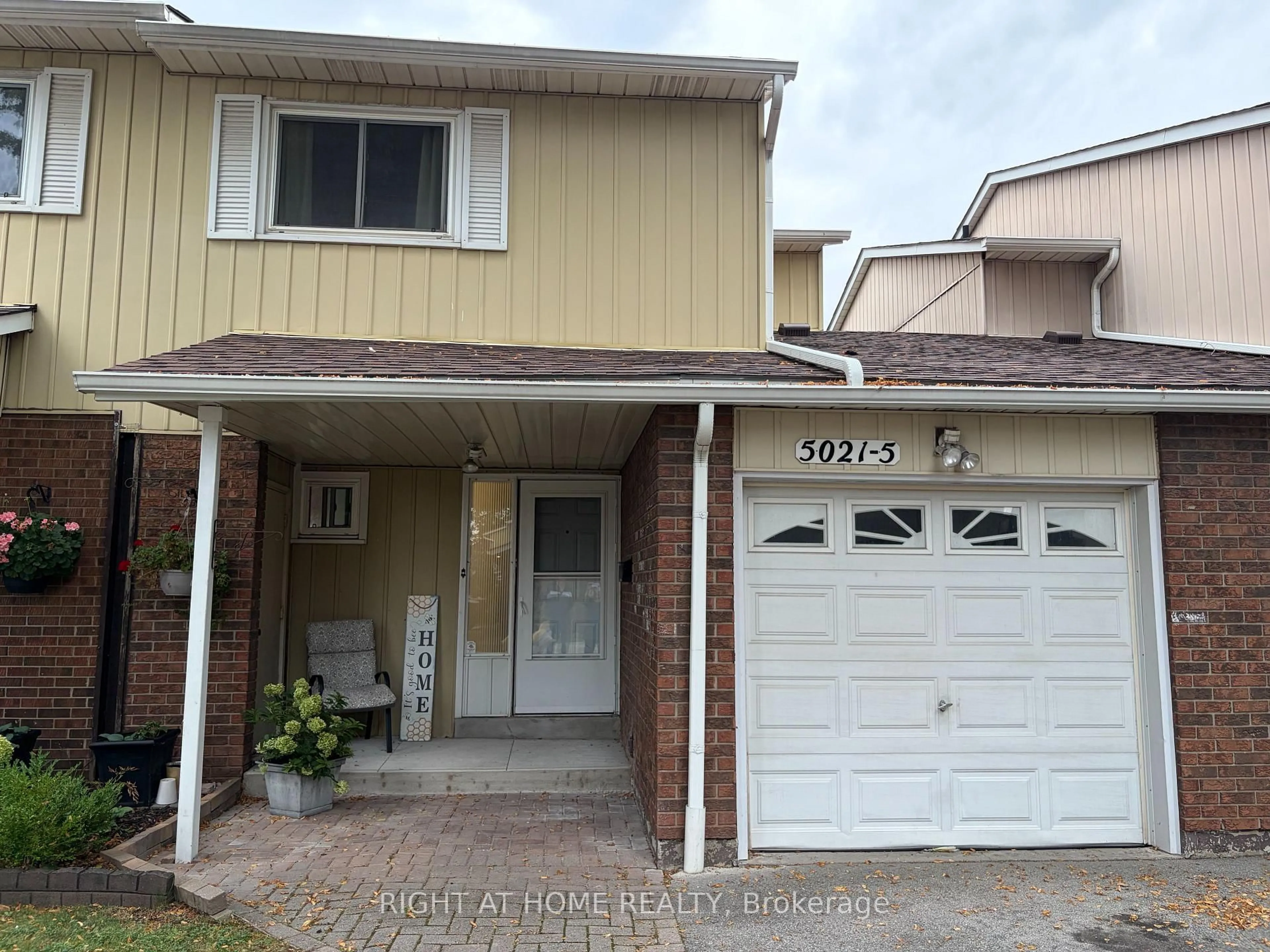 Unknown for 5021 Pinedale Ave #5, Burlington Ontario L7L 5J6