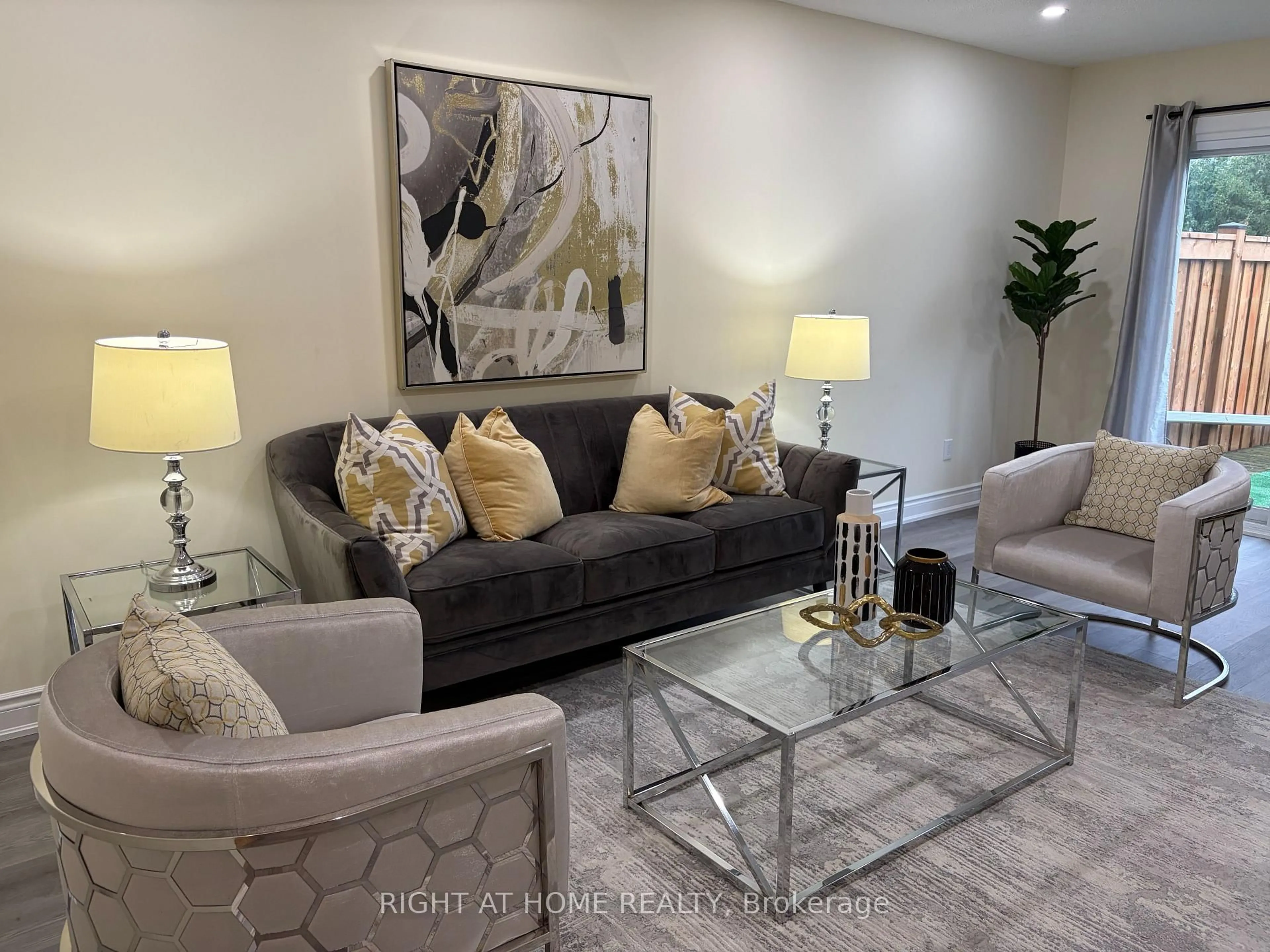 Living room with furniture, unknown for 5021 Pinedale Ave #5, Burlington Ontario L7L 5J6