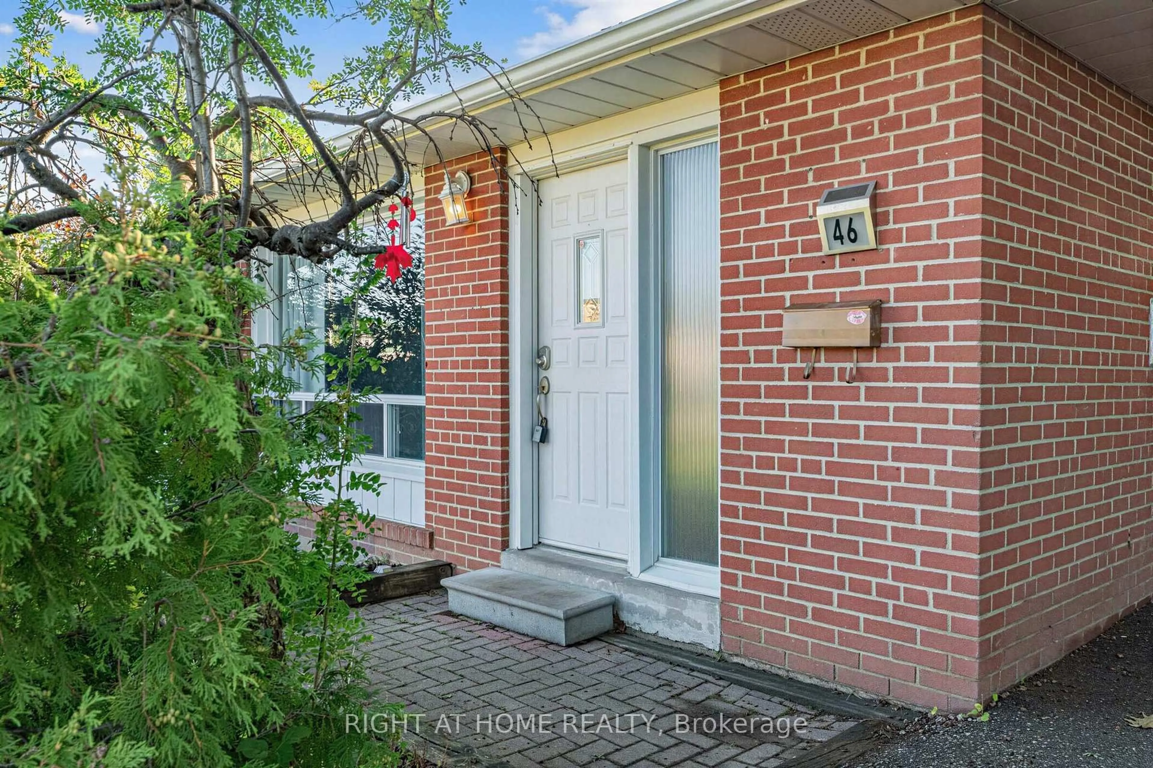 Home with brick exterior material, street for 46 Aloma Cres, Brampton Ontario L6T 2P1
