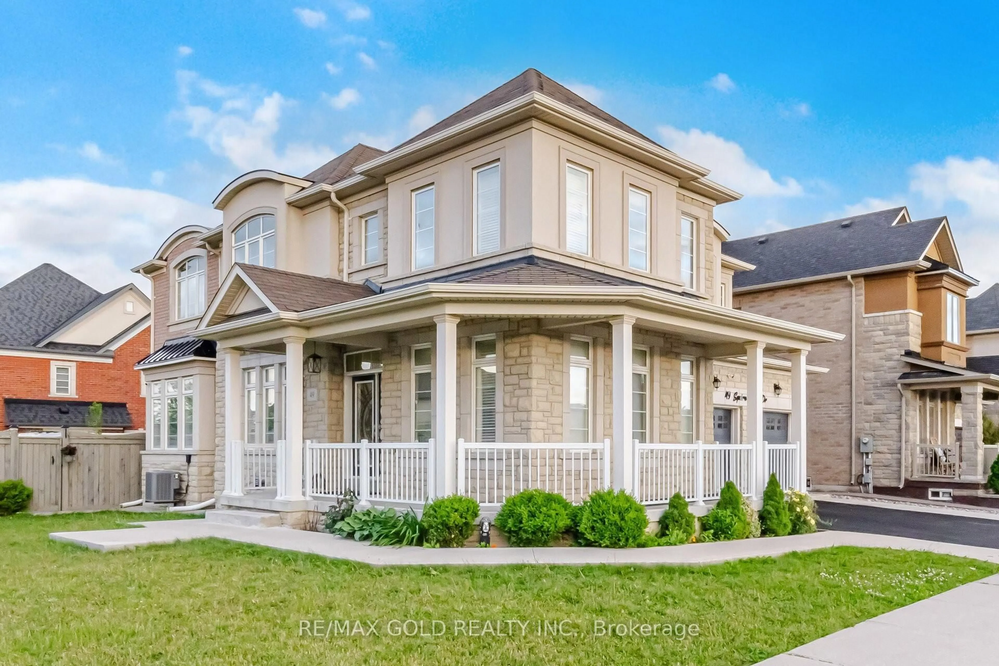 Home with vinyl exterior material, street for 49 Squire Ellis Dr, Brampton Ontario L6P 4C2