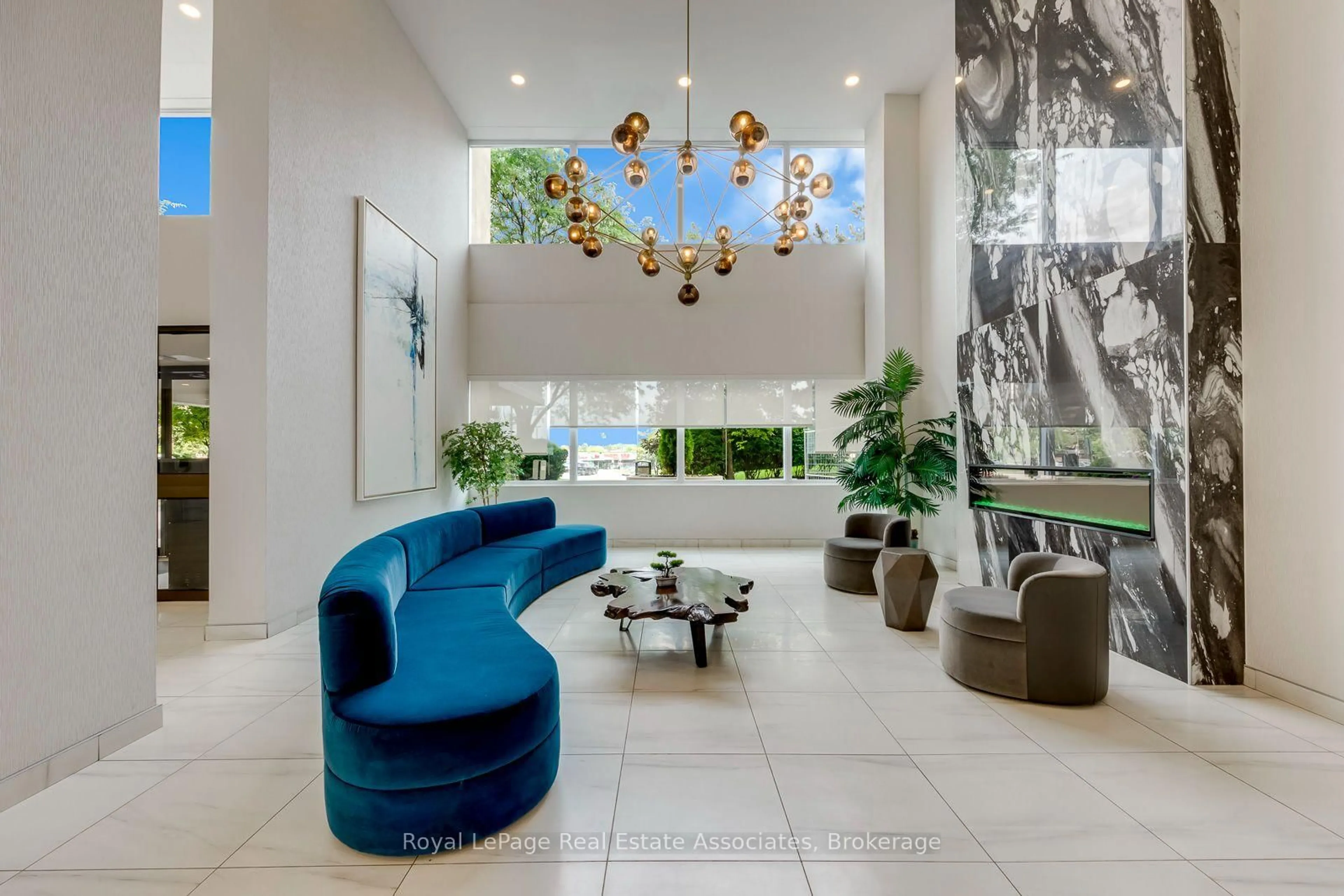 Lobby for 1580 Mississauga Valley Blvd #1202, Mississauga Ontario L5A 3T8