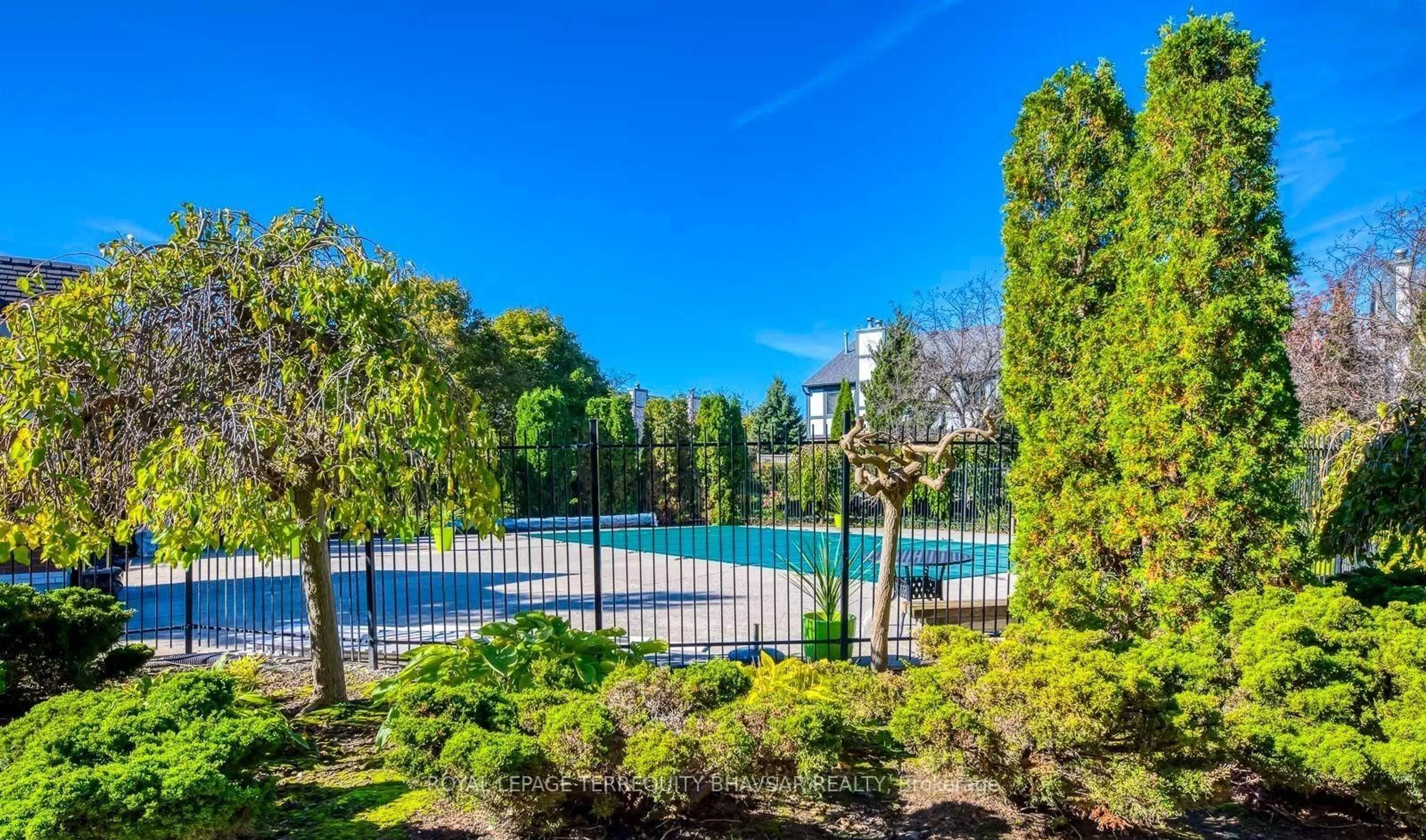 Pool for 3050 Orleans Rd #105, Mississauga Ontario L5L 5P7