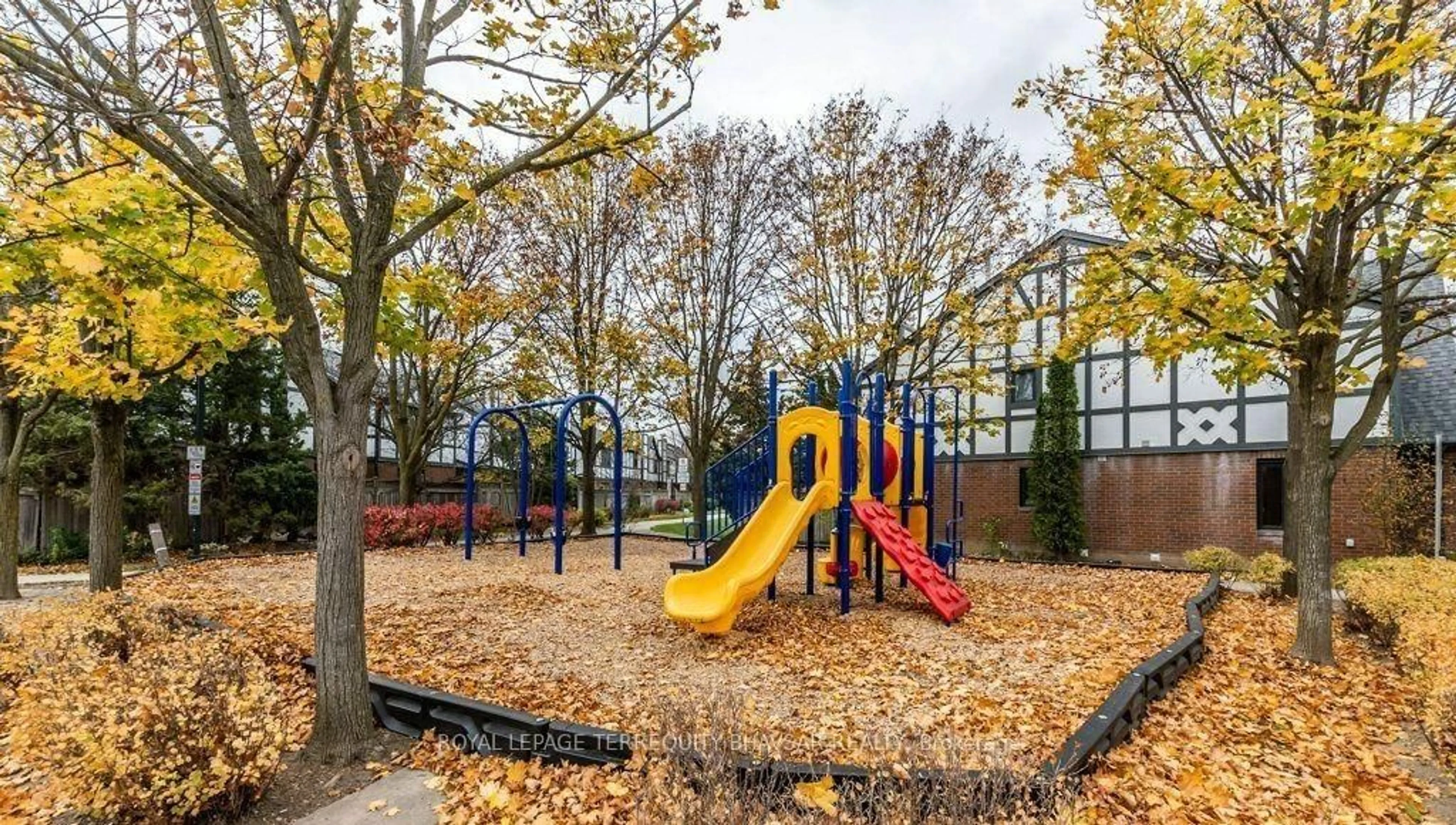 Patio, unknown for 3050 Orleans Rd #105, Mississauga Ontario L5L 5P7