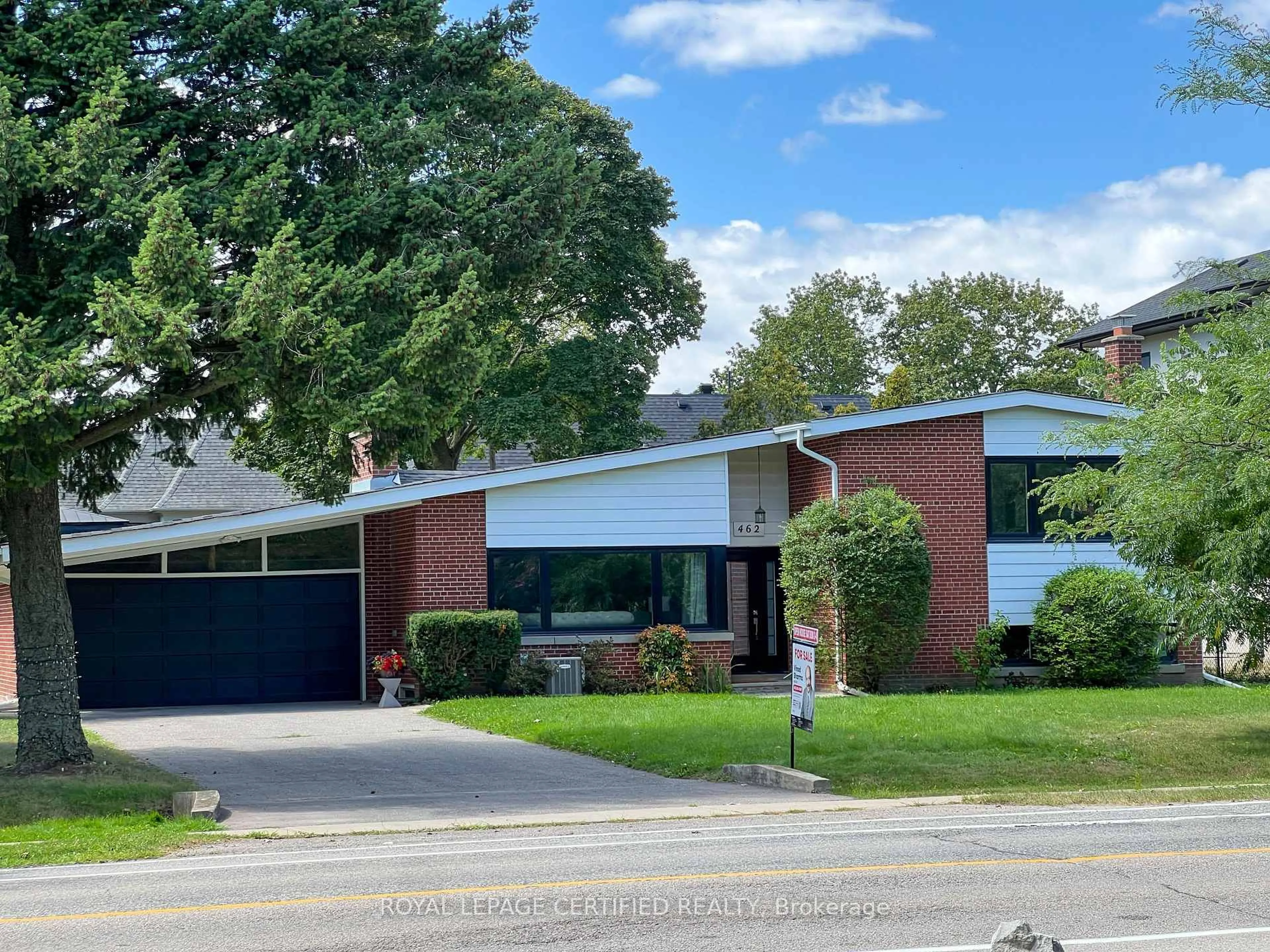 Home with brick exterior material, street for 462 The Kingsway, Toronto Ontario M9A 3W4