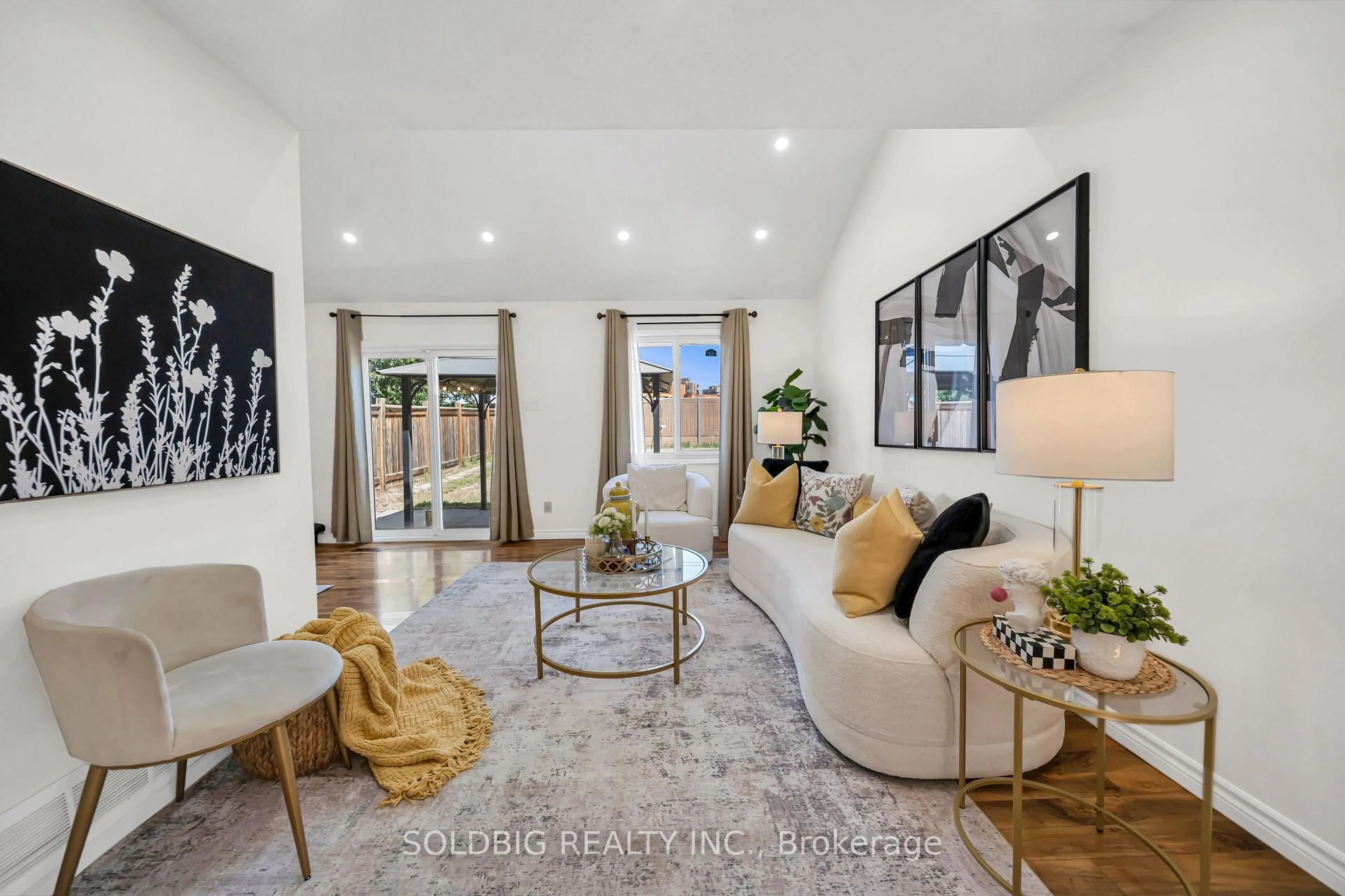 Living room with furniture, ceramic/tile floor for 76 Banting Cres, Brampton Ontario L6Y 2K9