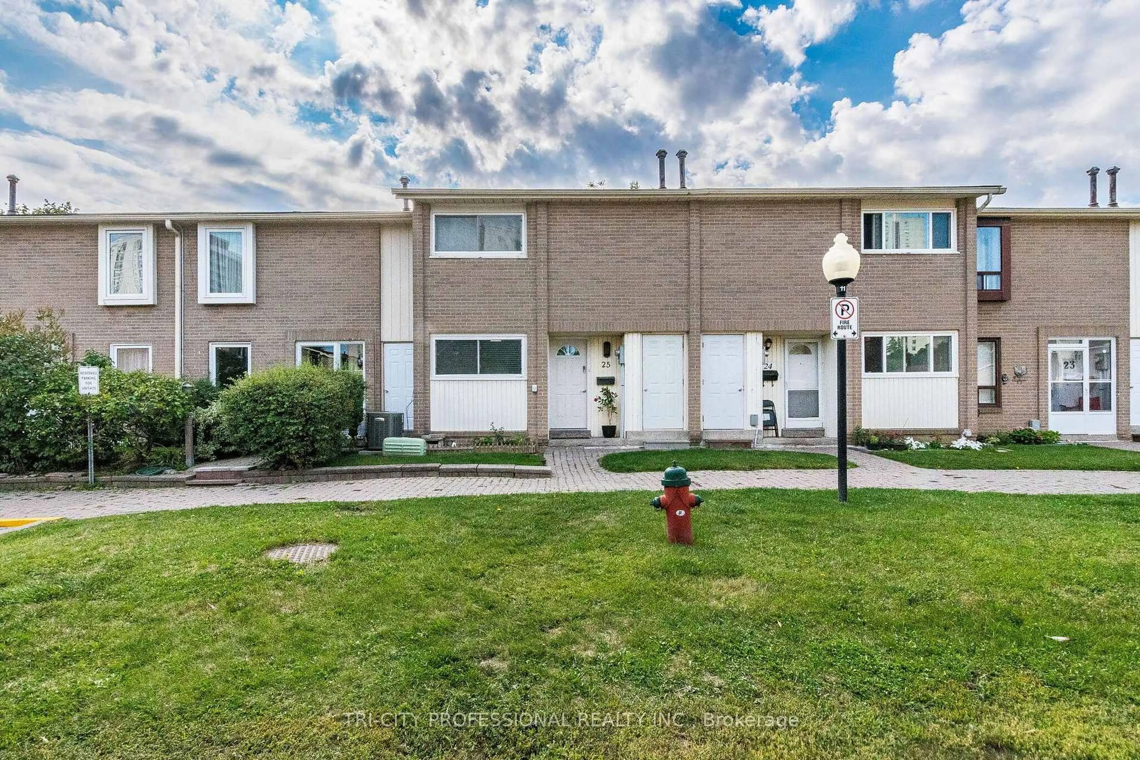 Unknown for 25 Craigleigh Cres, Brampton Ontario L6T 2E3