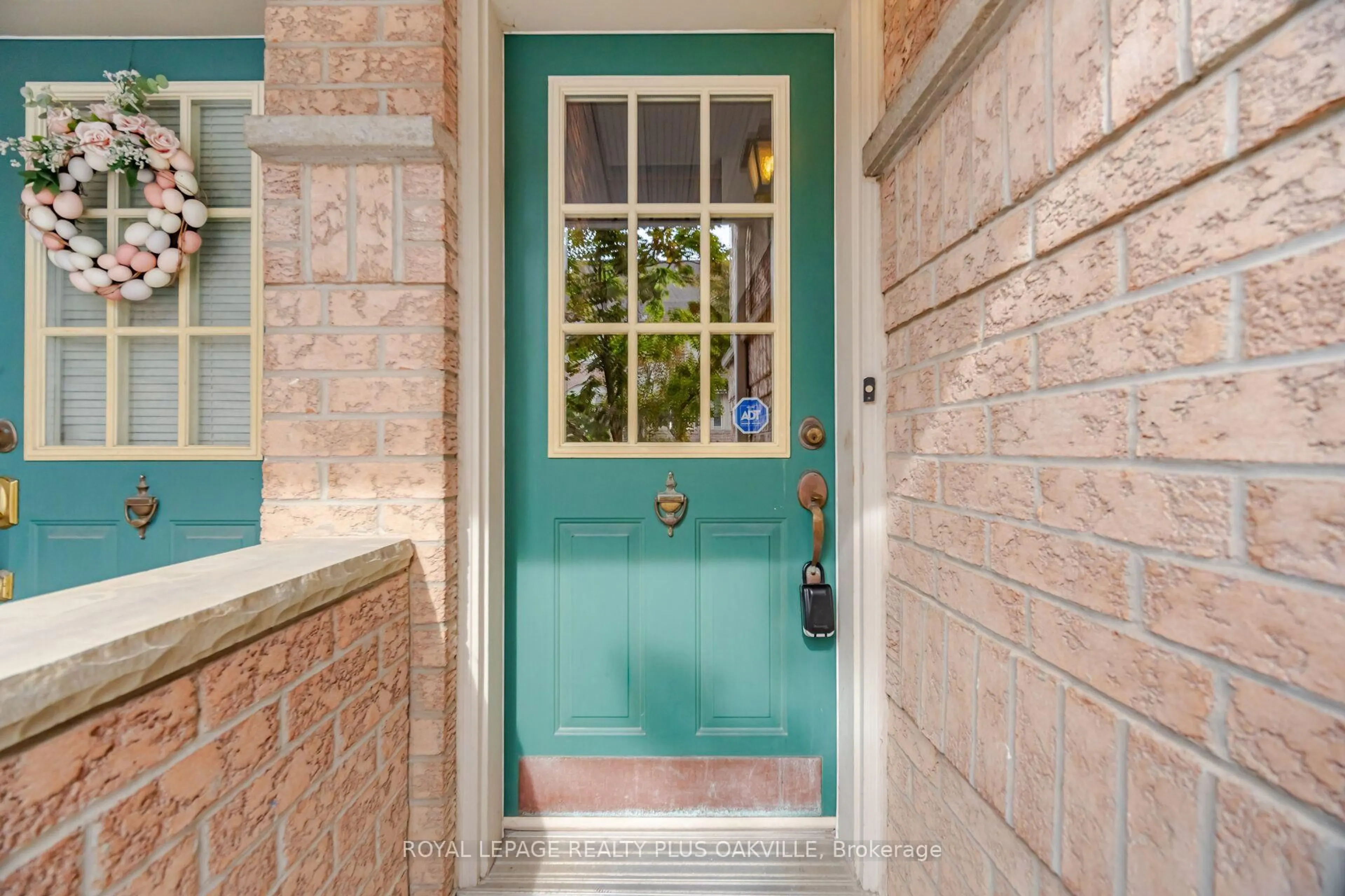 Indoor entryway for 1050 Bristol Rd #108, Mississauga Ontario L5V 2E8
