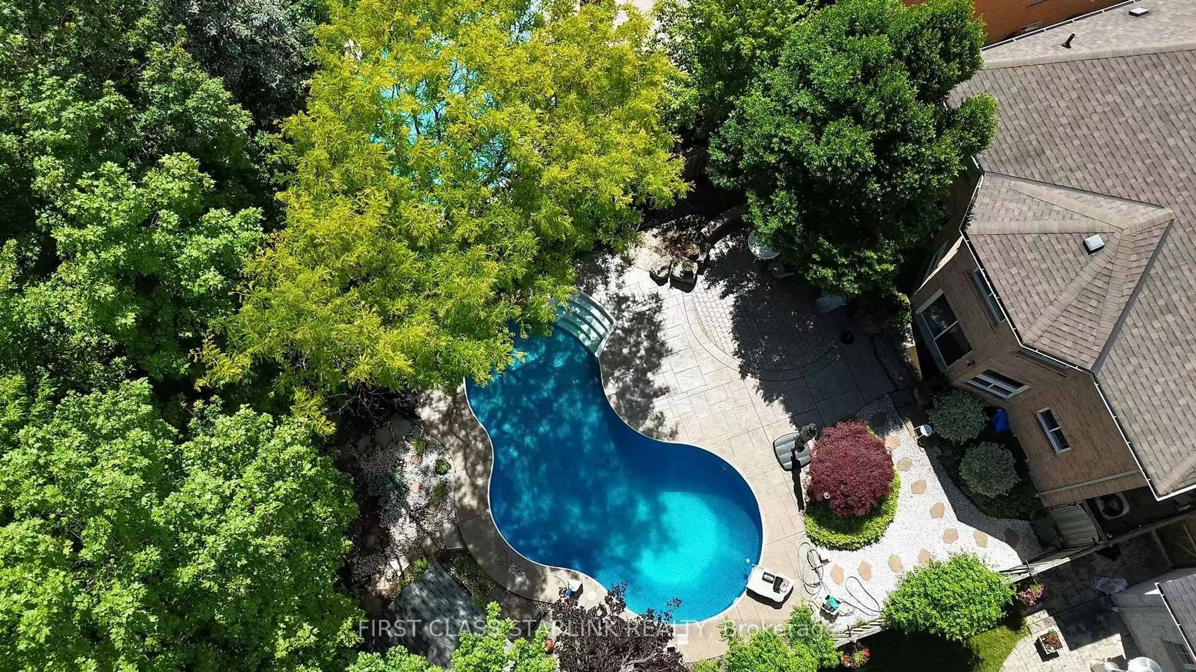 Pool for 5467 Planters Wood Crt, Mississauga Ontario L5M 5V6