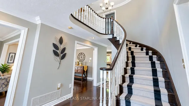 5467 Planters Wood Crt, Mississauga 2