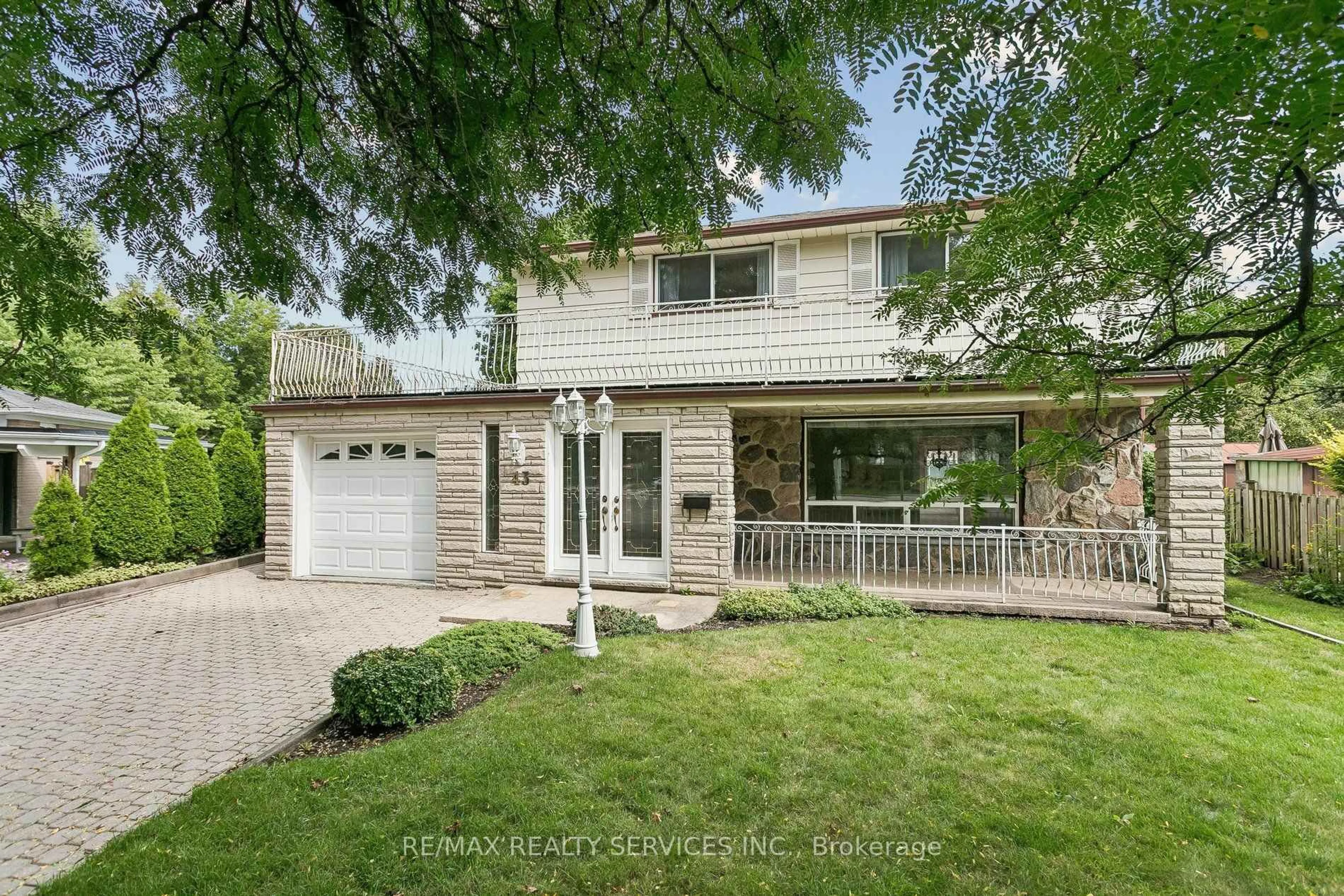 Home with brick exterior material, street for 43 Allendale Rd, Brampton Ontario L6W 2Y7
