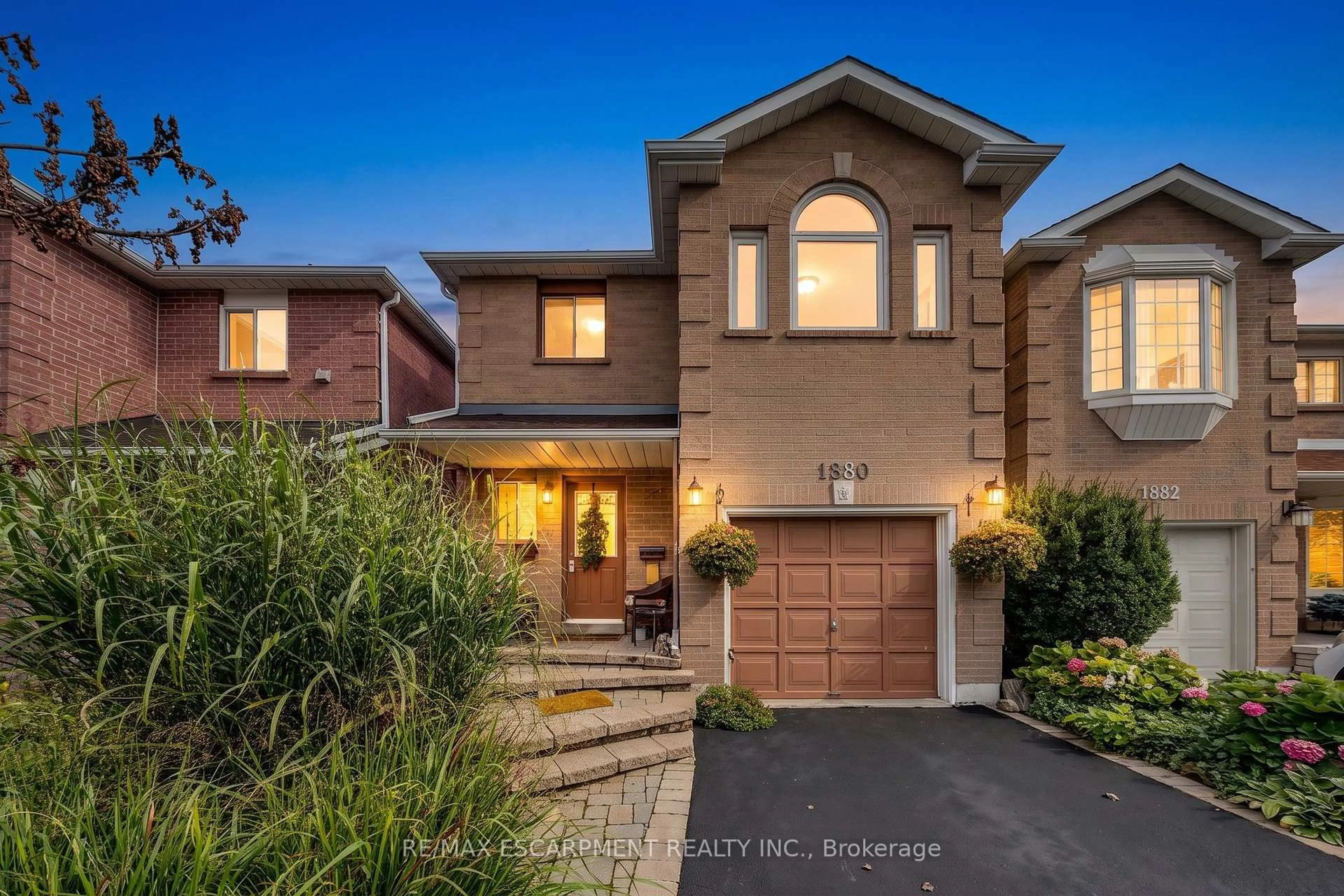 Home with brick exterior material, street for 1380 Hazel McCleary Dr, Oakville Ontario L6J 7B1