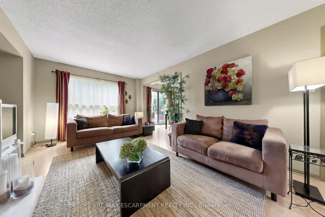1380 Hazel McCleary Dr, Oakville 5