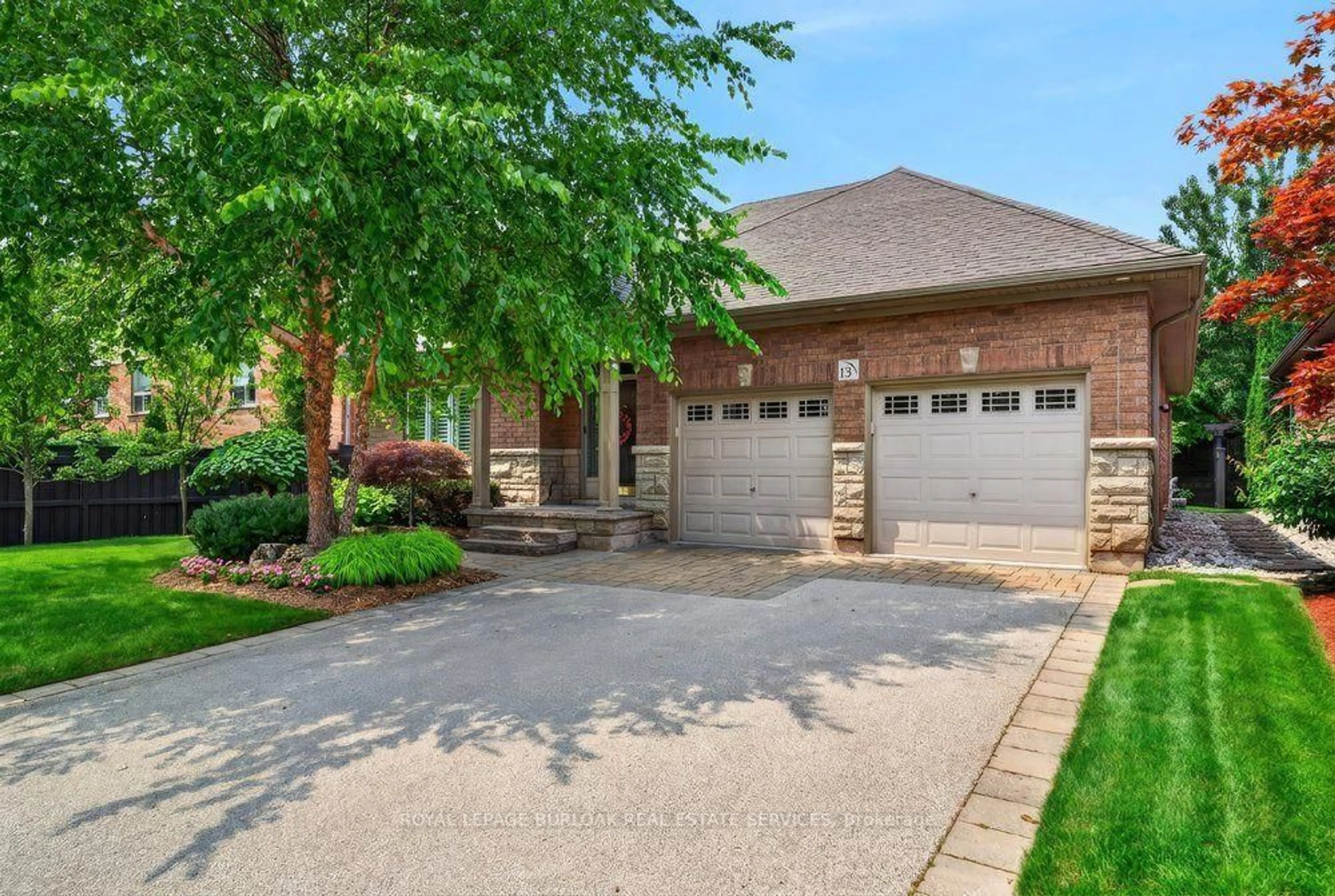 Home with brick exterior material, street for 976 Shadeland Ave #13, Burlington Ontario L7T 2M5