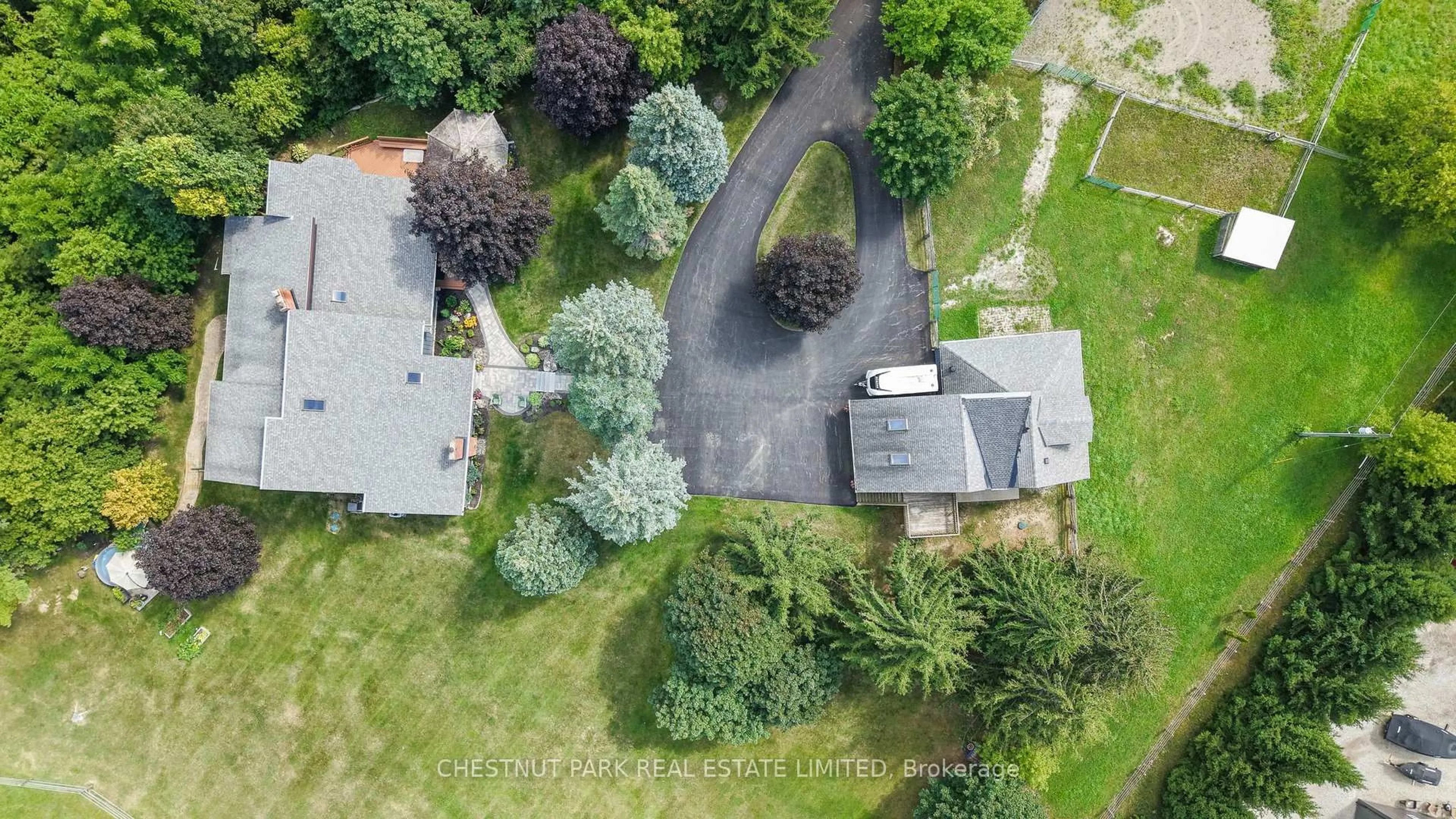 A pic from outside/outdoor area/front of a property/back of a property/a pic from drone, street for 2236 Boston Mills Rd, Caledon Ontario L7C 0M1