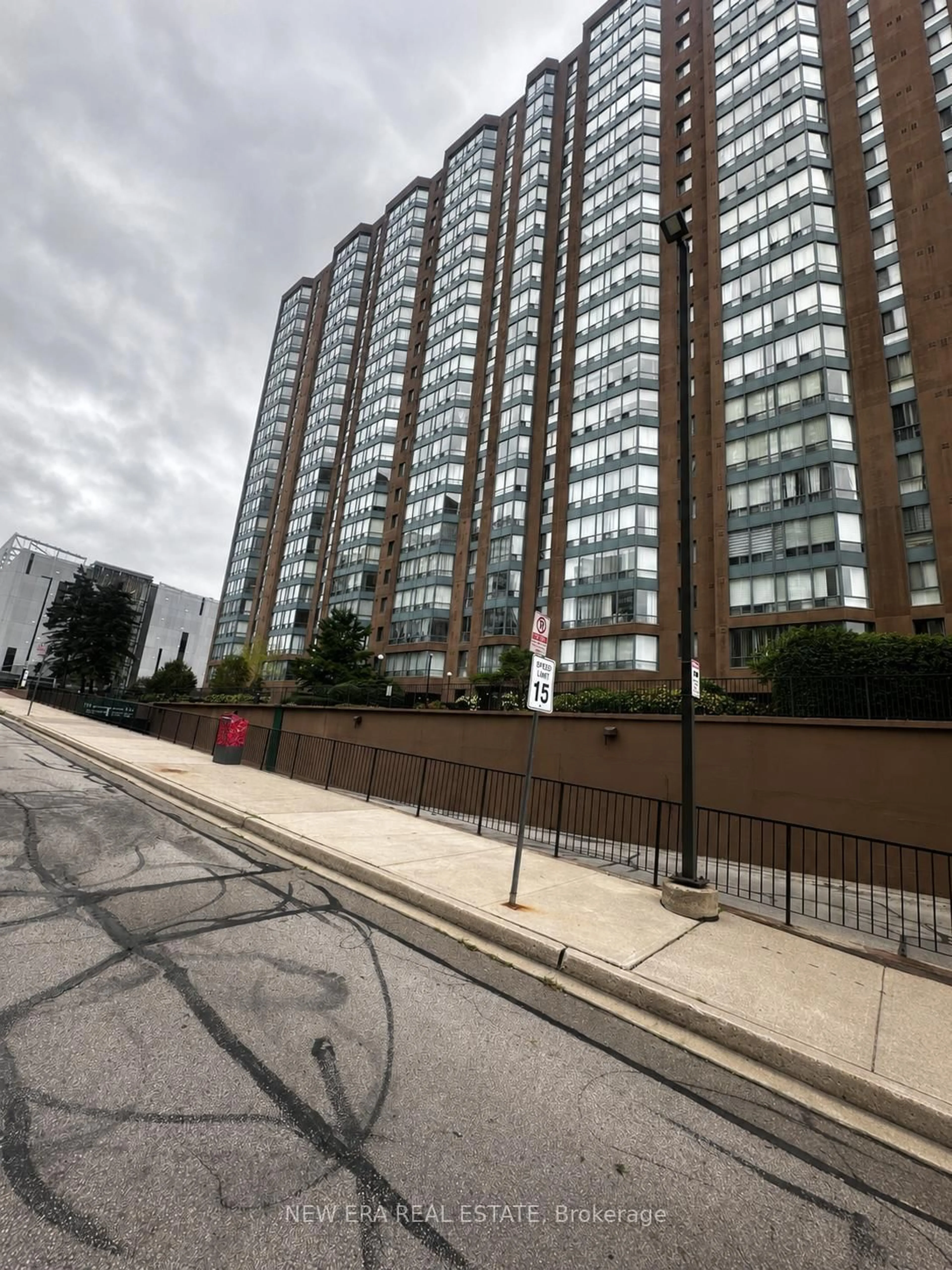 Unknown for 115 Hillcrest Ave #1912, Mississauga Ontario L5B 3Y9