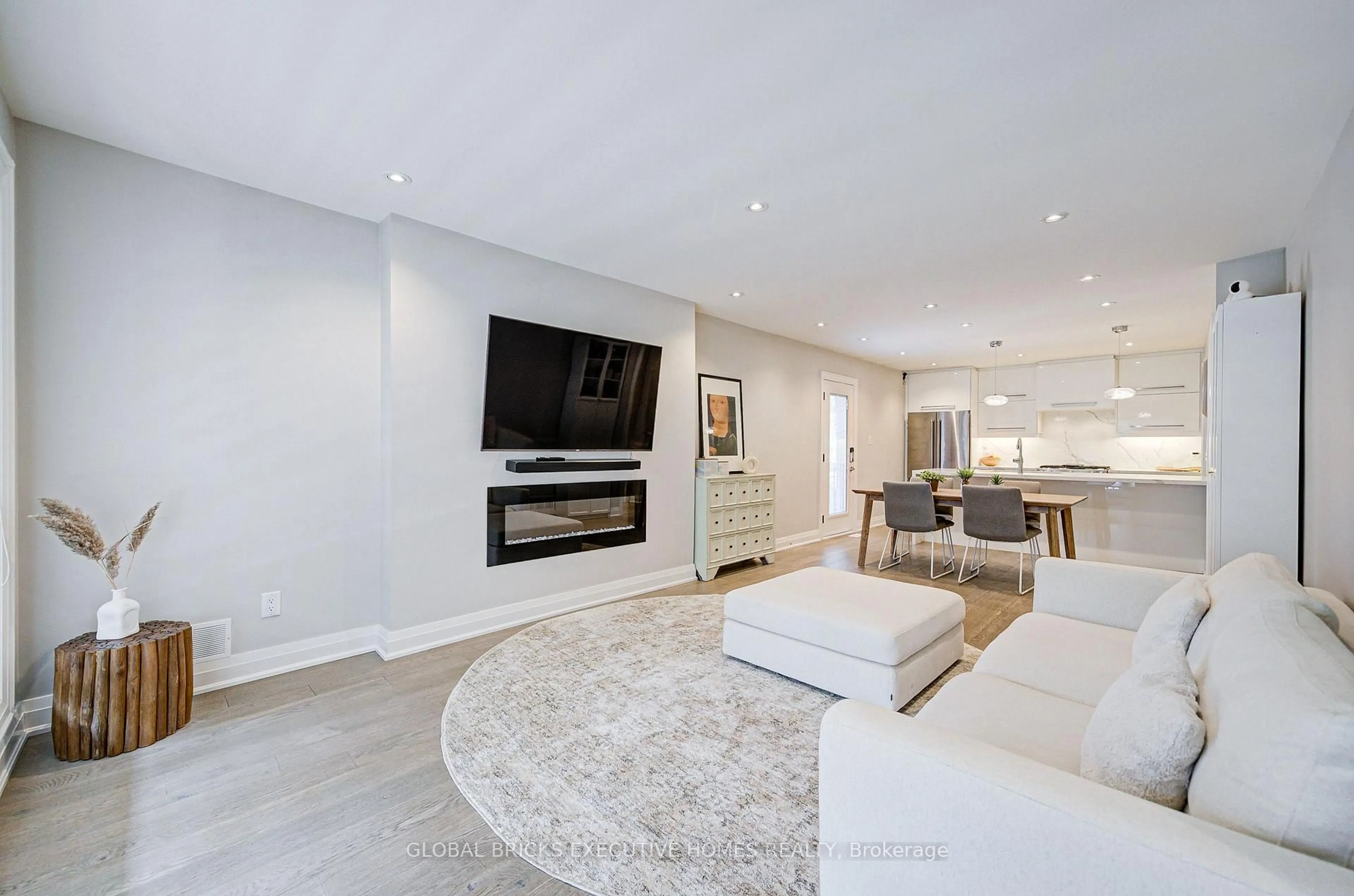 Living room with furniture, unknown for 6 Cardigan Rd, Toronto Ontario M8Z 2V9
