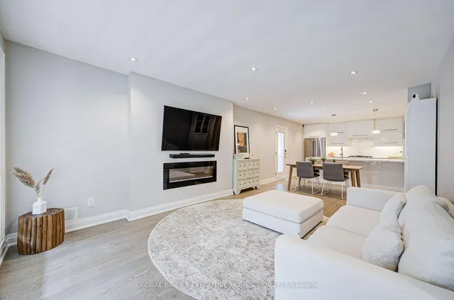 6 Cardigan Rd, Toronto 4