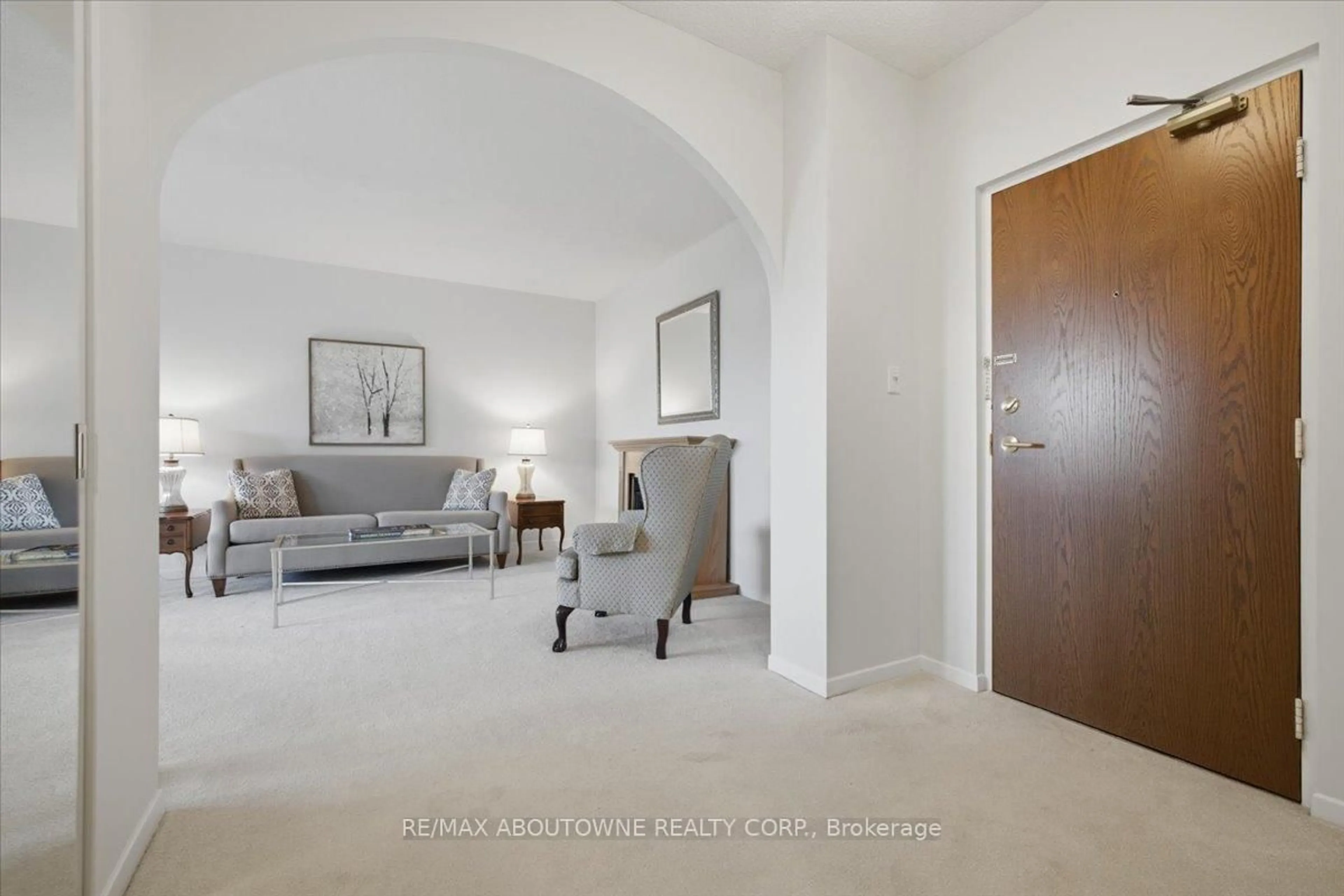 Unknown for 5250 Lakeshore Rd #401, Burlington Ontario L7L 5L2