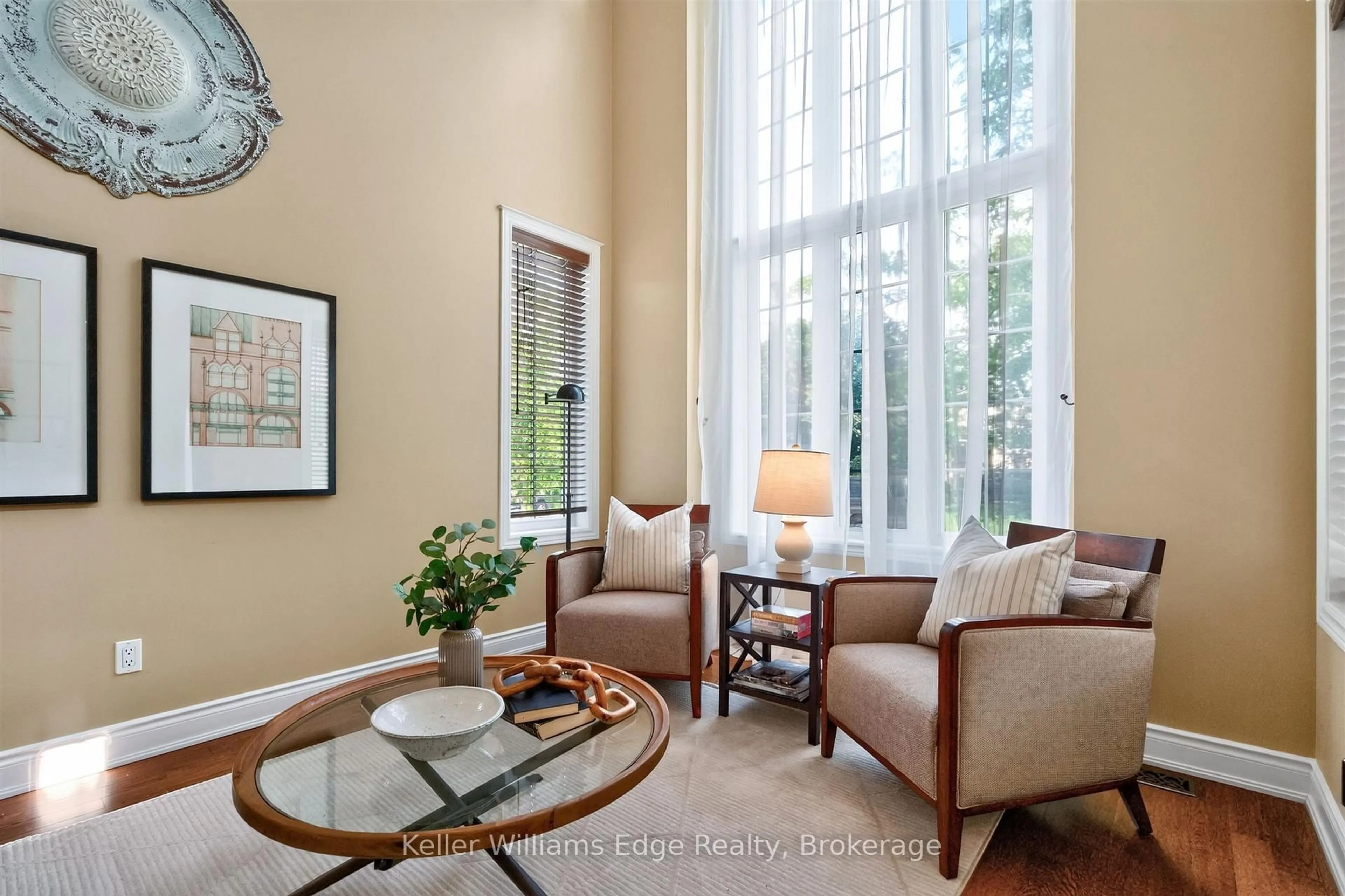 Living room with furniture, unknown for 3416 Hayhurst Cres, Oakville Ontario L6L 6W9