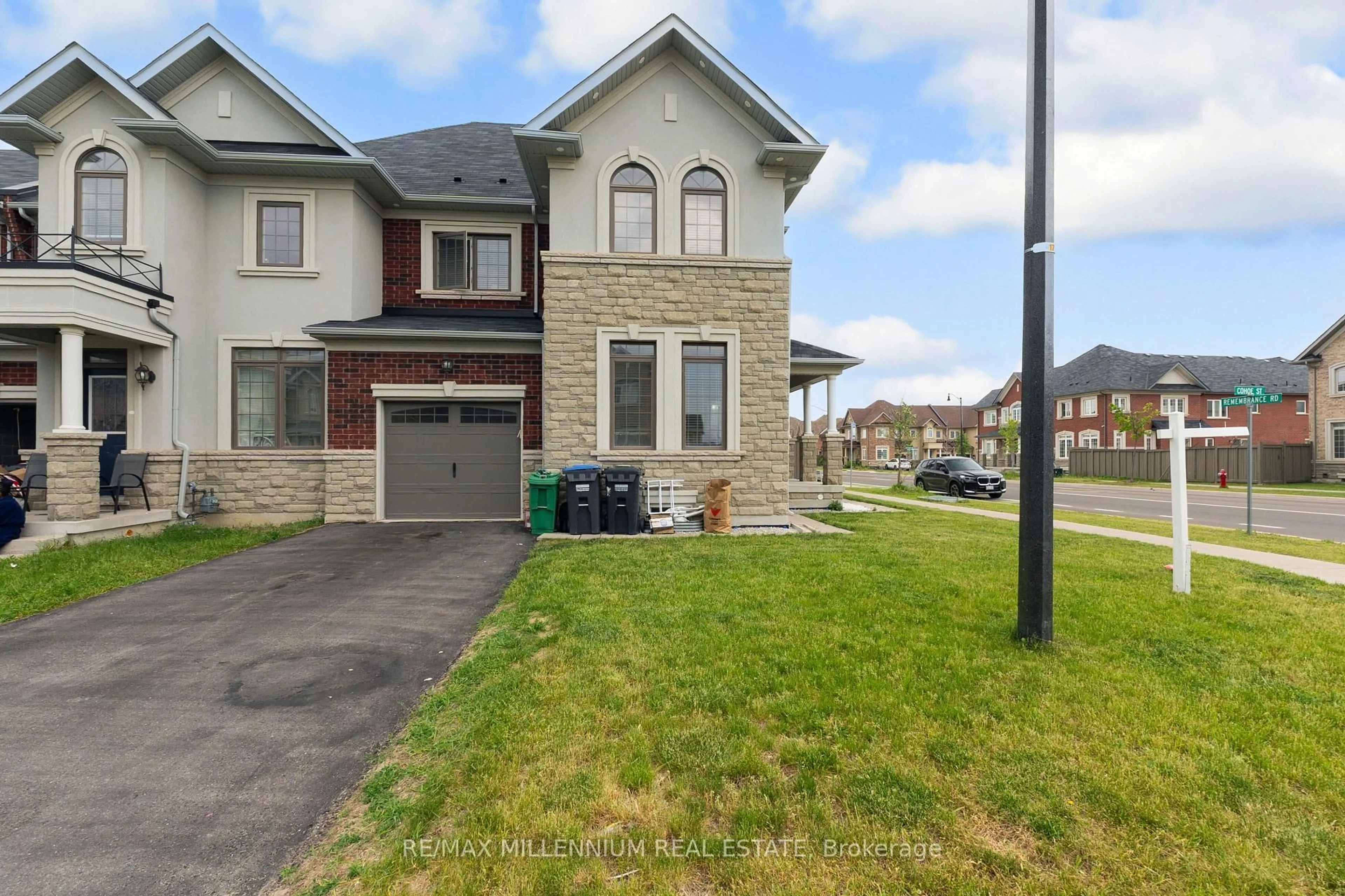 Unknown for 366 Remembrance Rd, Brampton Ontario L7A 0C3