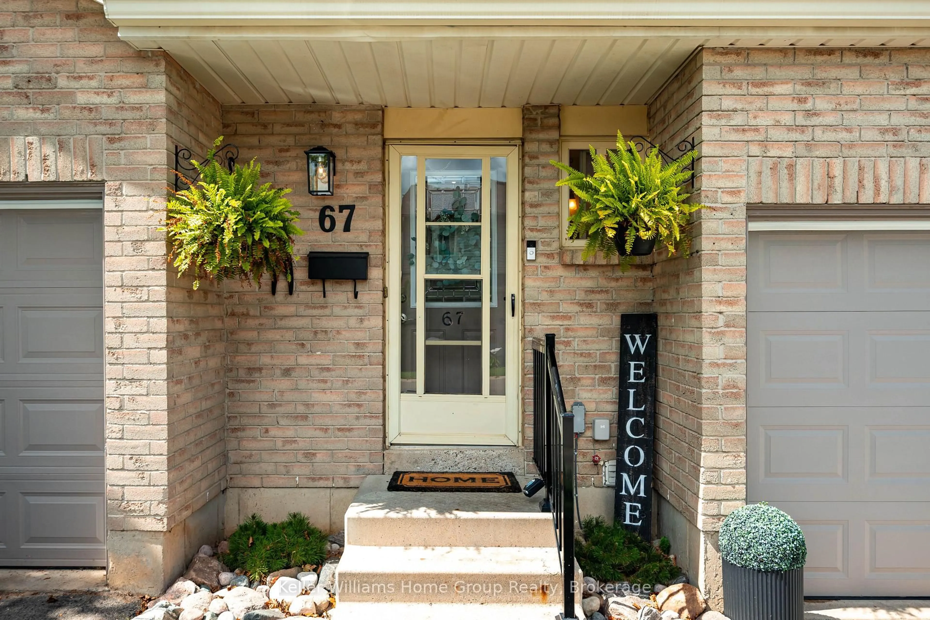 Indoor entryway for 90 Lawrence Ave #67, Orangeville Ontario L9W 4J2